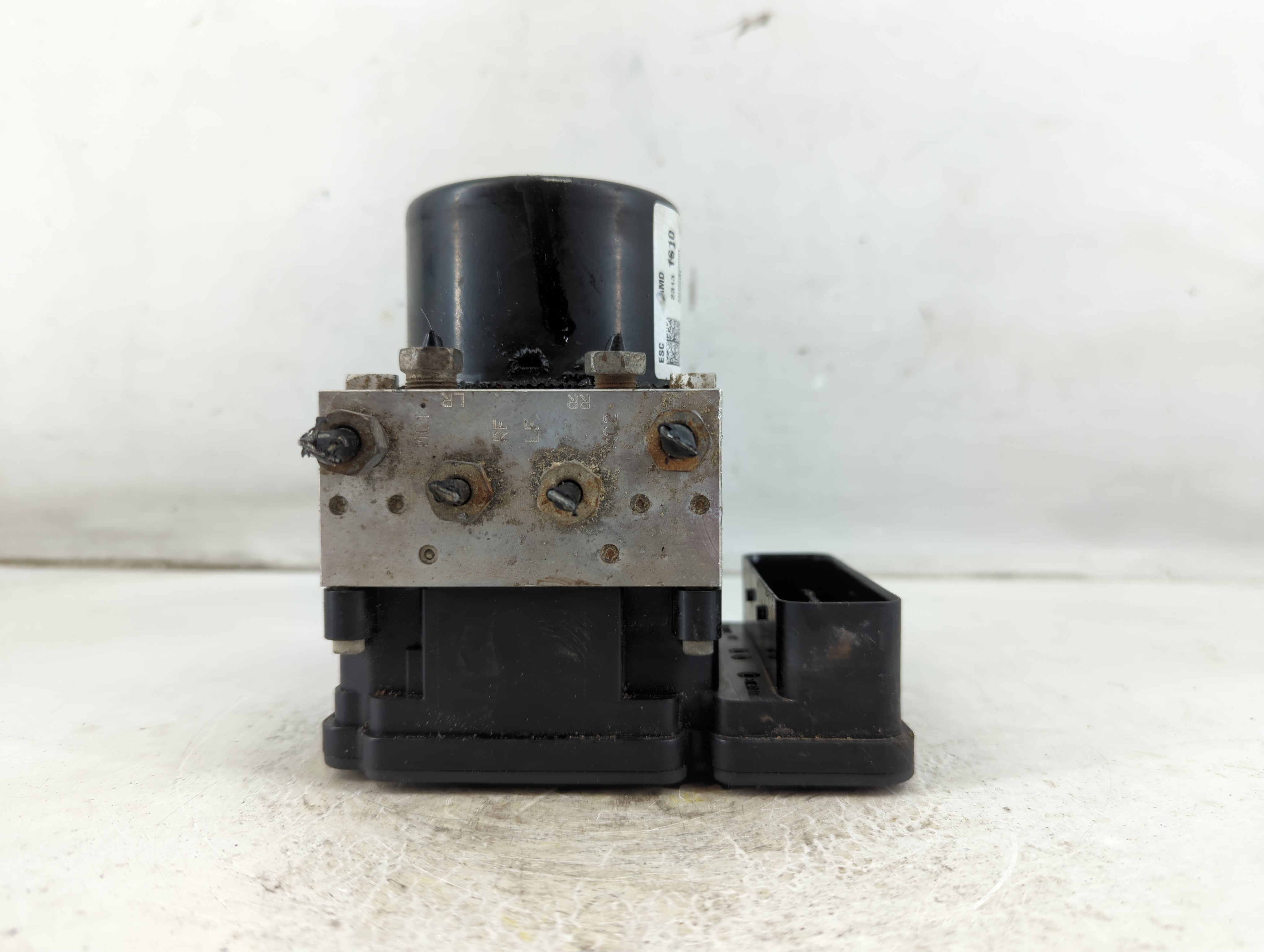 2013-2014 Ford F-150 Abs Pump Control Module 1074446 - Oemusedautoparts1.com