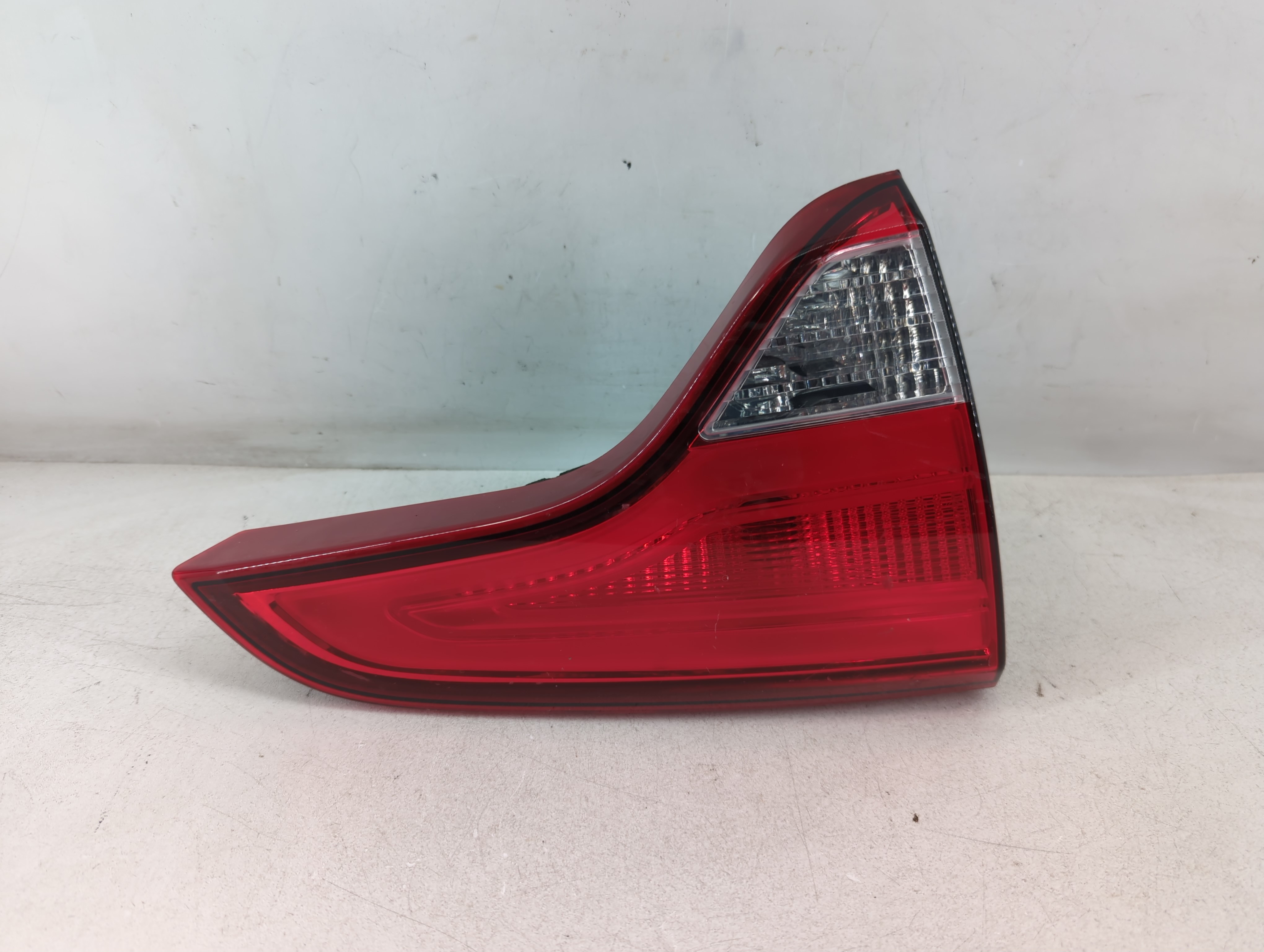 Picture of 2014-2015 Kia Sorento Driver Left Side Tail Light Taillight Oem 1074455