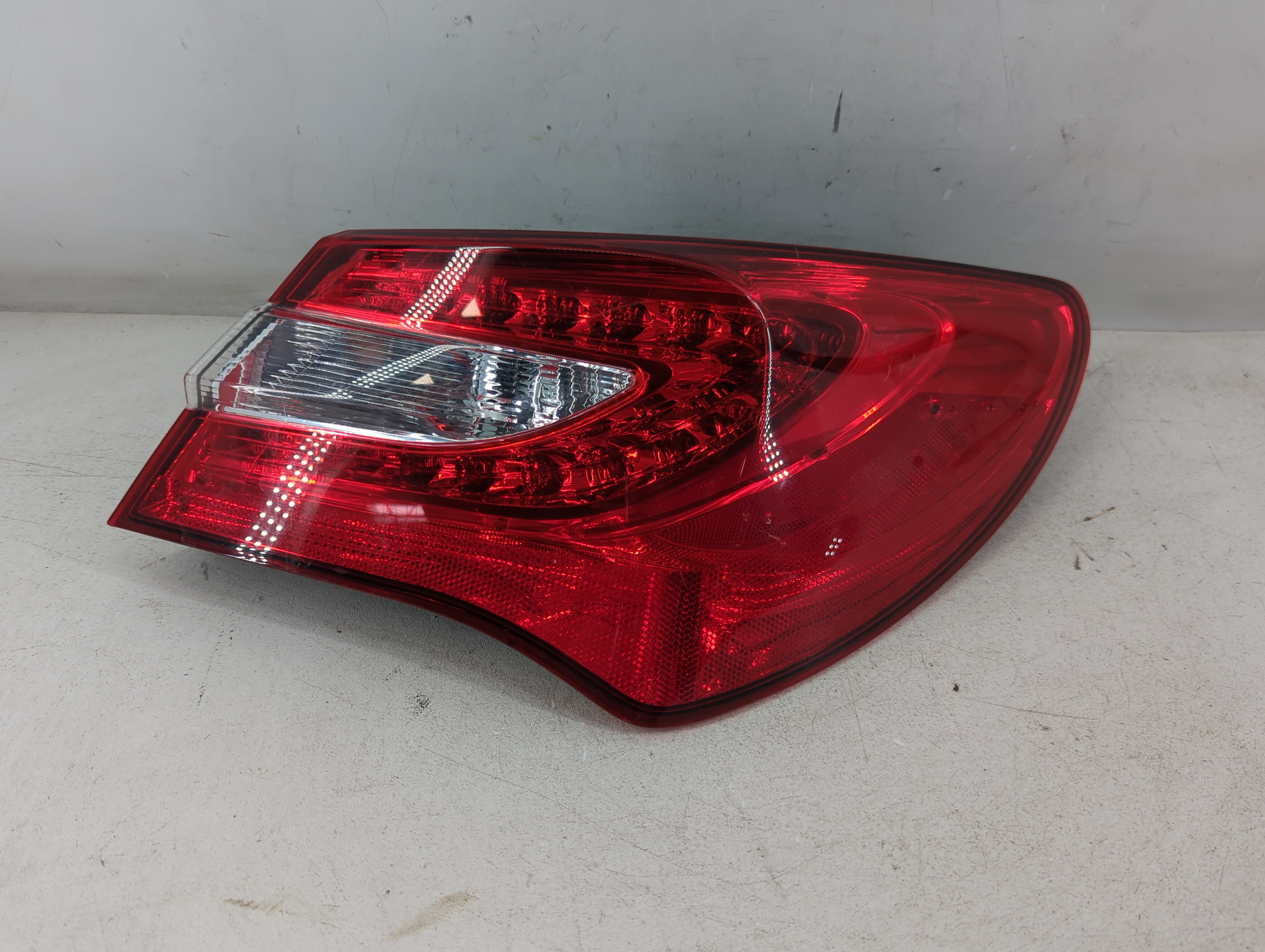 2011-2014 Chrysler 200 Passenger Right Side Tail Light Taillight Oem 1074460 - Oemusedautoparts1.com