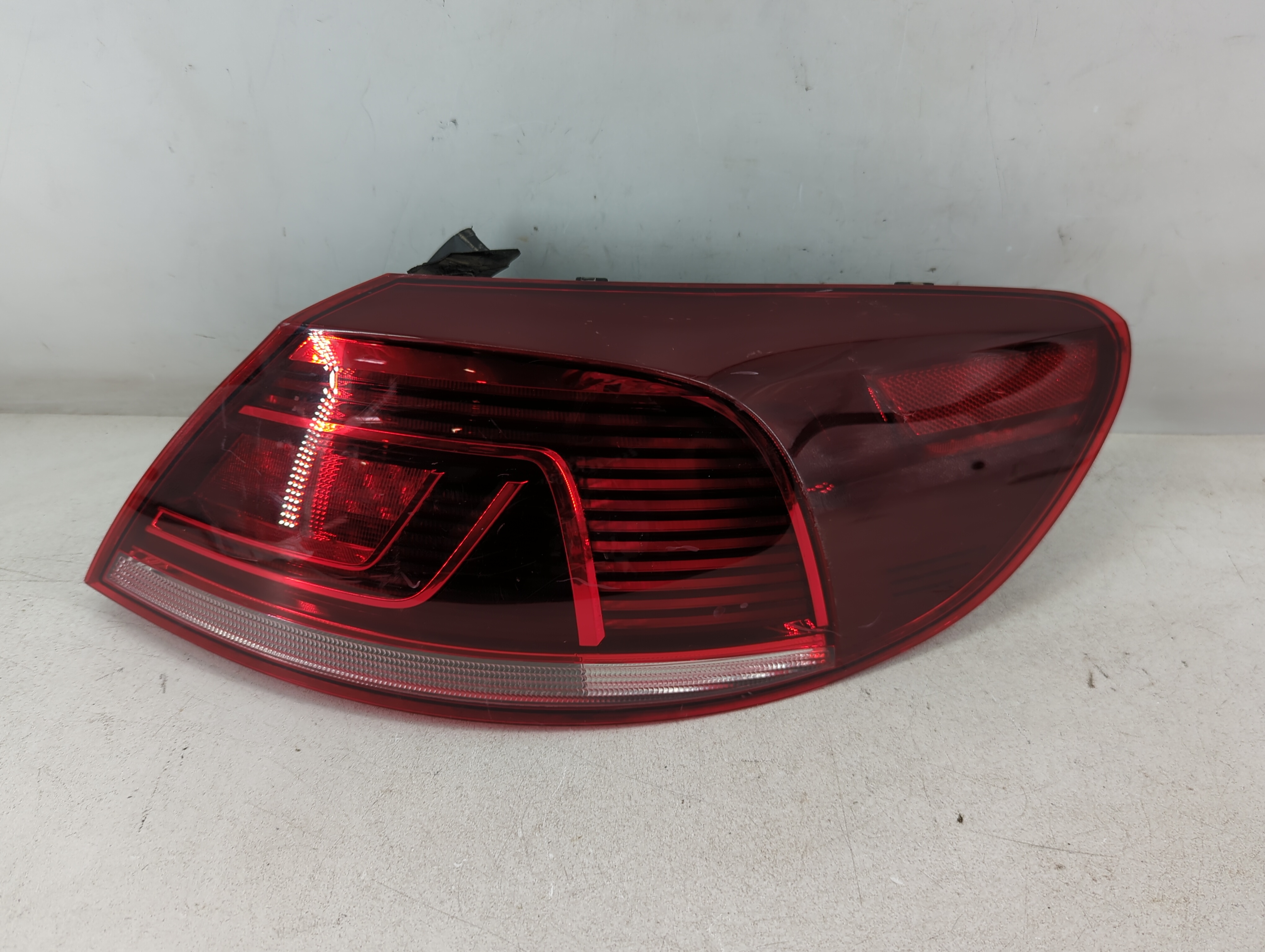 2013-2017 Volkswagen Cc Passenger Right Side Tail Light Taillight Oem 1074471 - Oemusedautoparts1.com