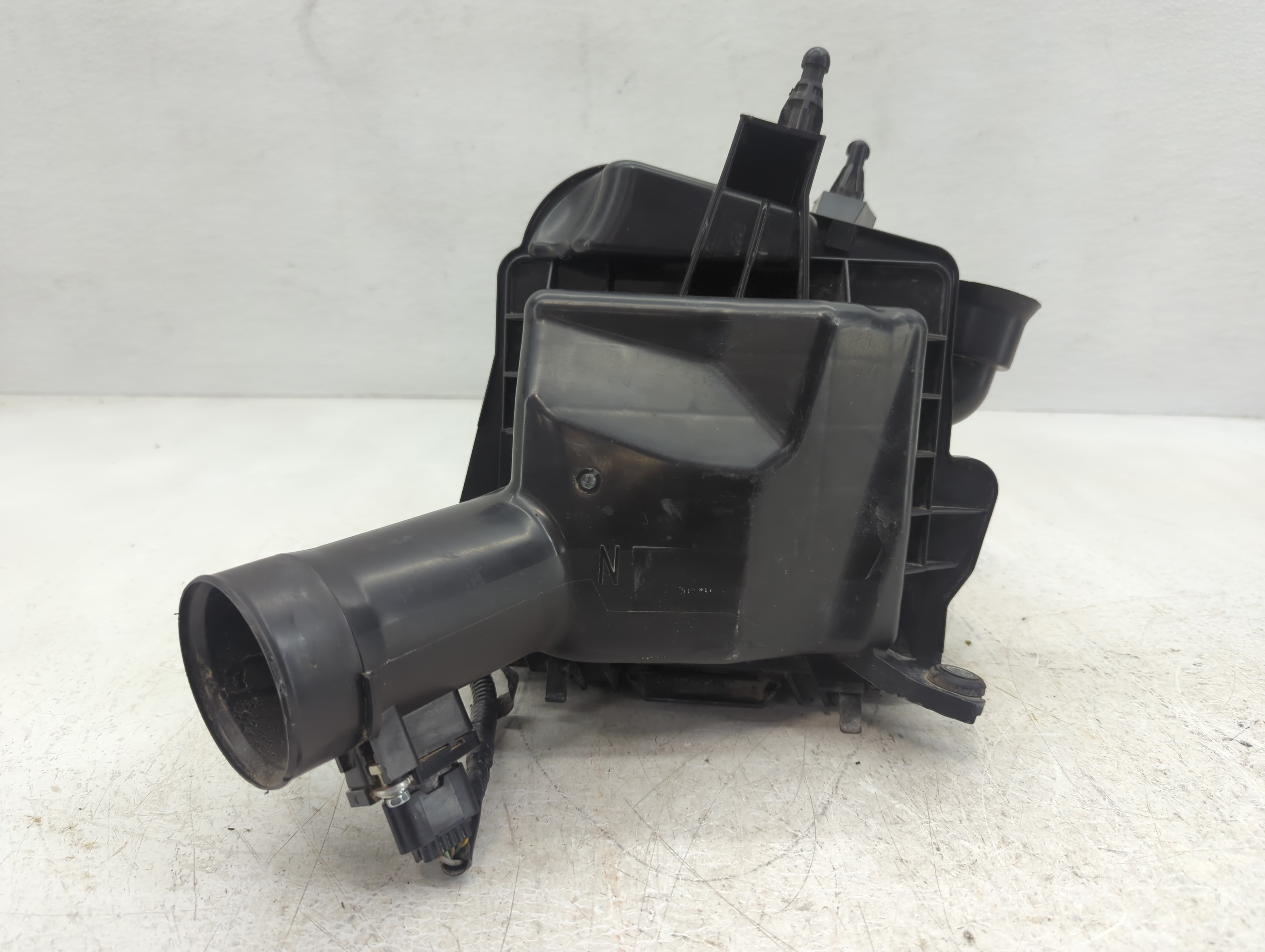 2007-2008 Infiniti G35 Air Cleaner Intake-duct Hose Tube 1074485 - Oemusedautoparts1.com