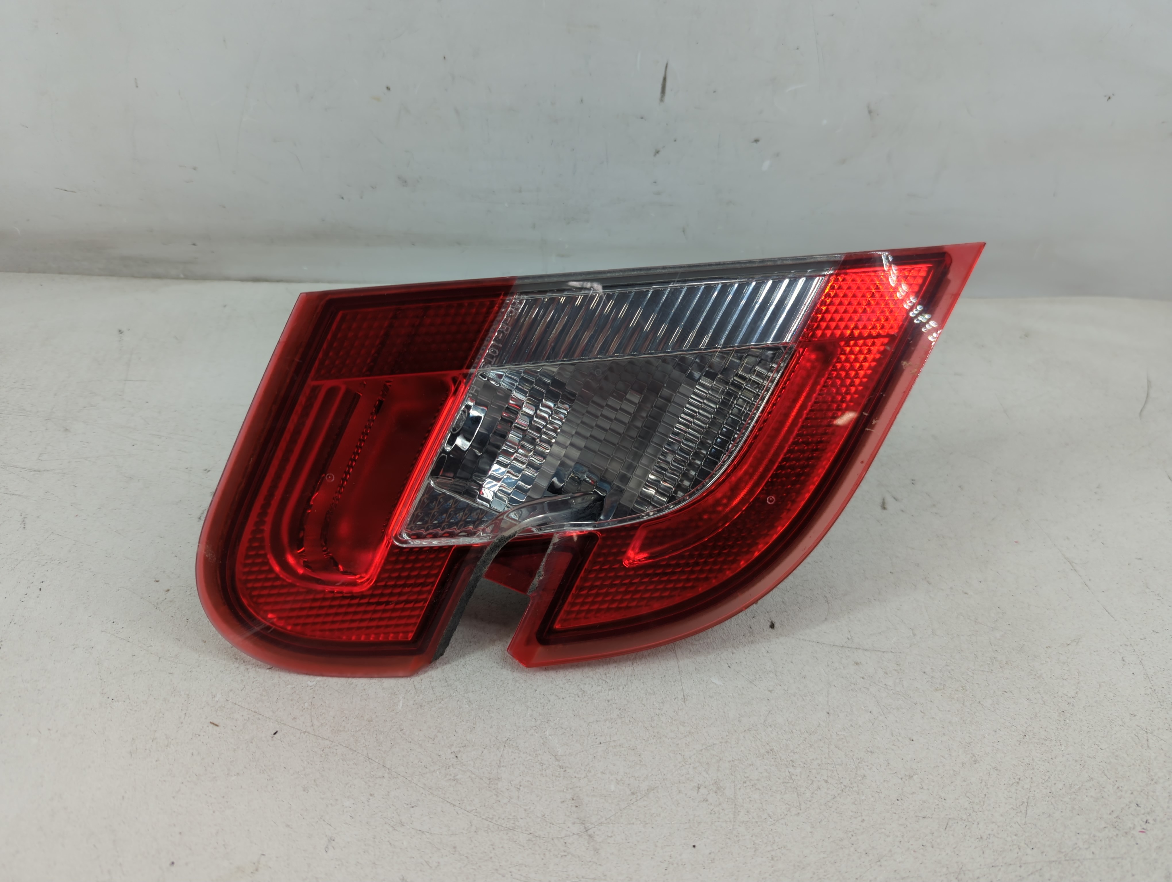 2010-2012 Ford Taurus Driver Left Side Tail Light Taillight Oem 1074502 - Oemusedautoparts1.com