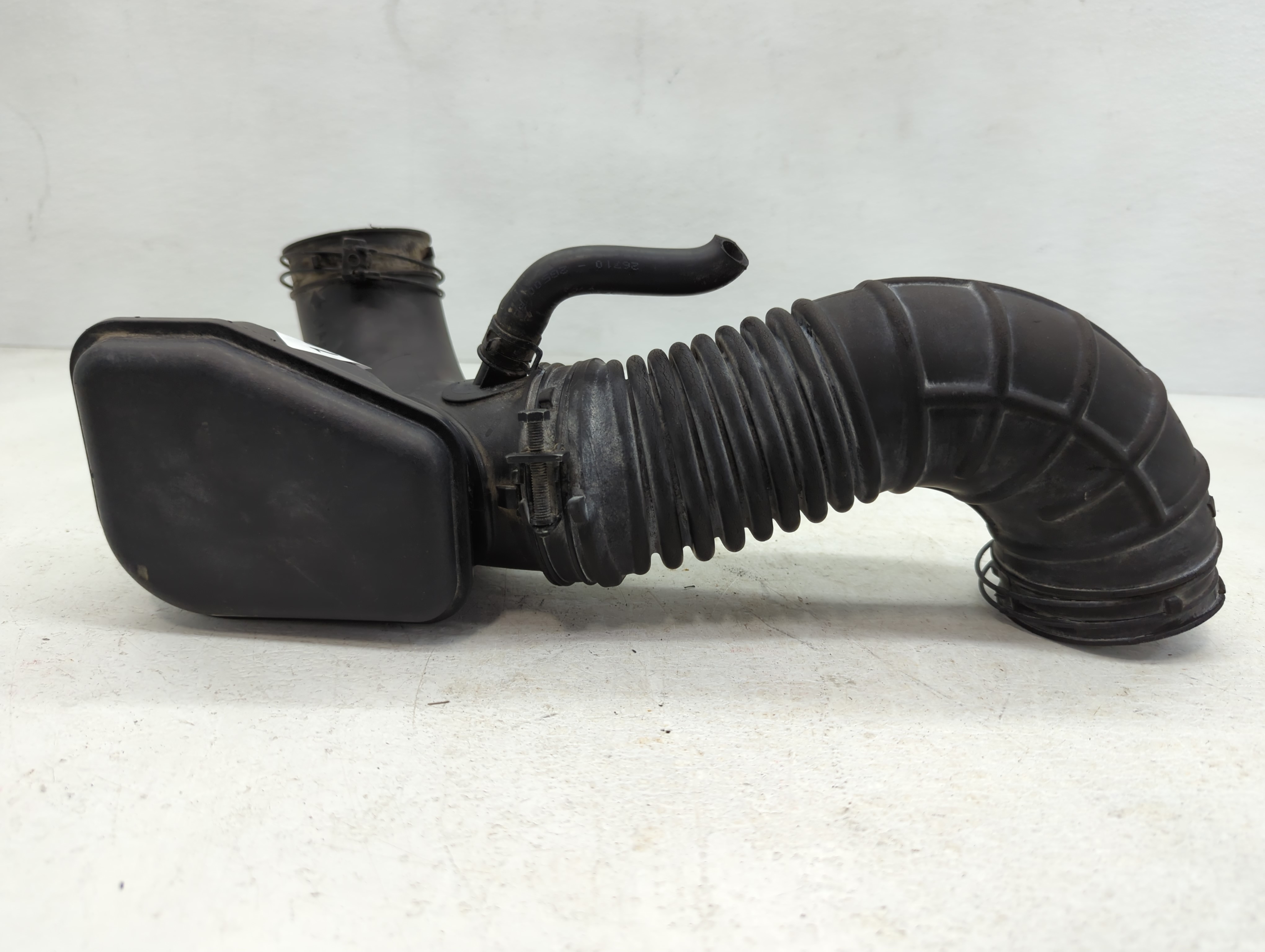 Picture of 2011-2015 Hyundai Sonata Air Cleaner Intake-duct Hose Tube 1074512