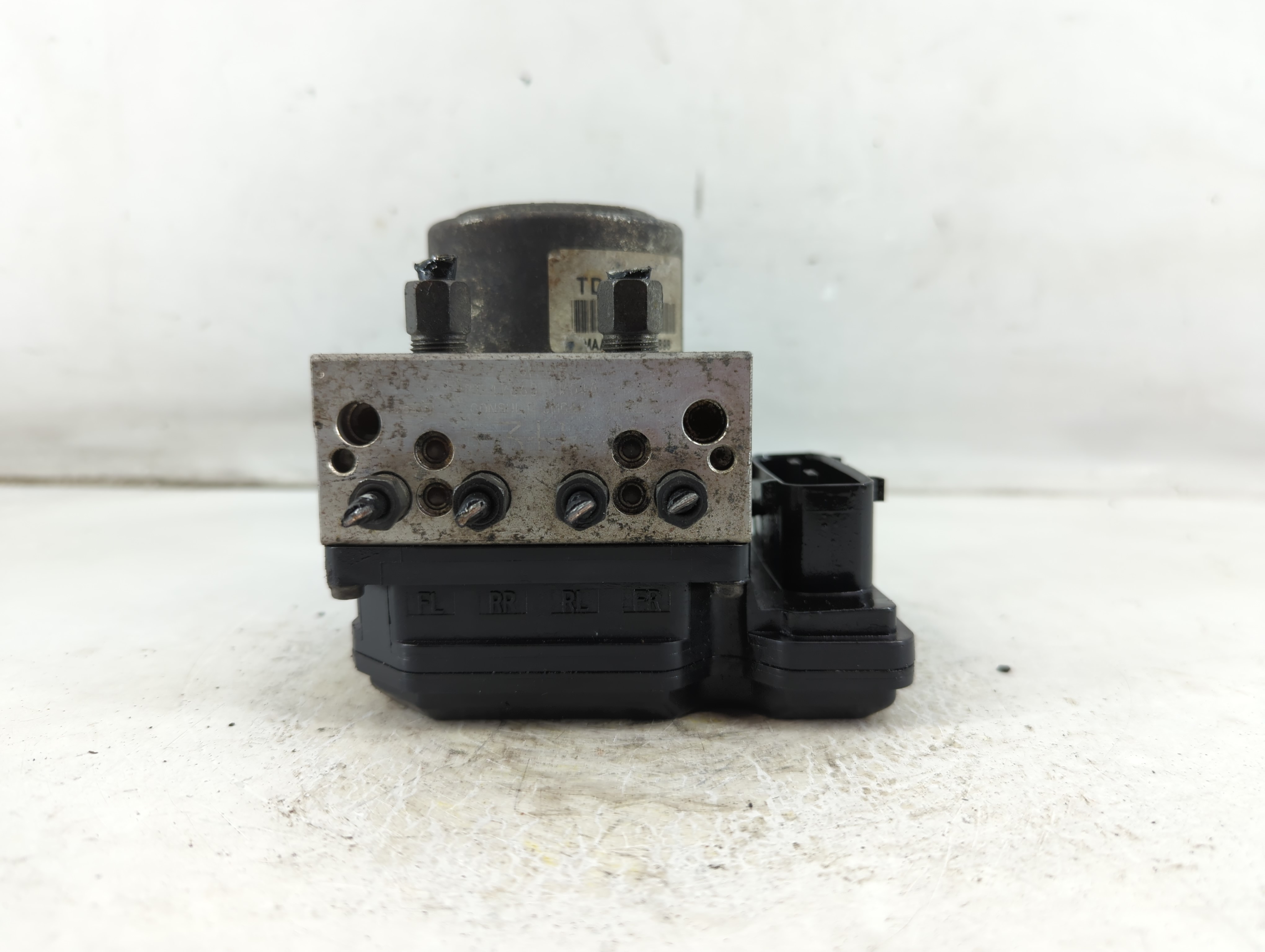 2012-2015 Nissan Rogue Abs Pump Control Module 1074541 - Oemusedautoparts1.com
