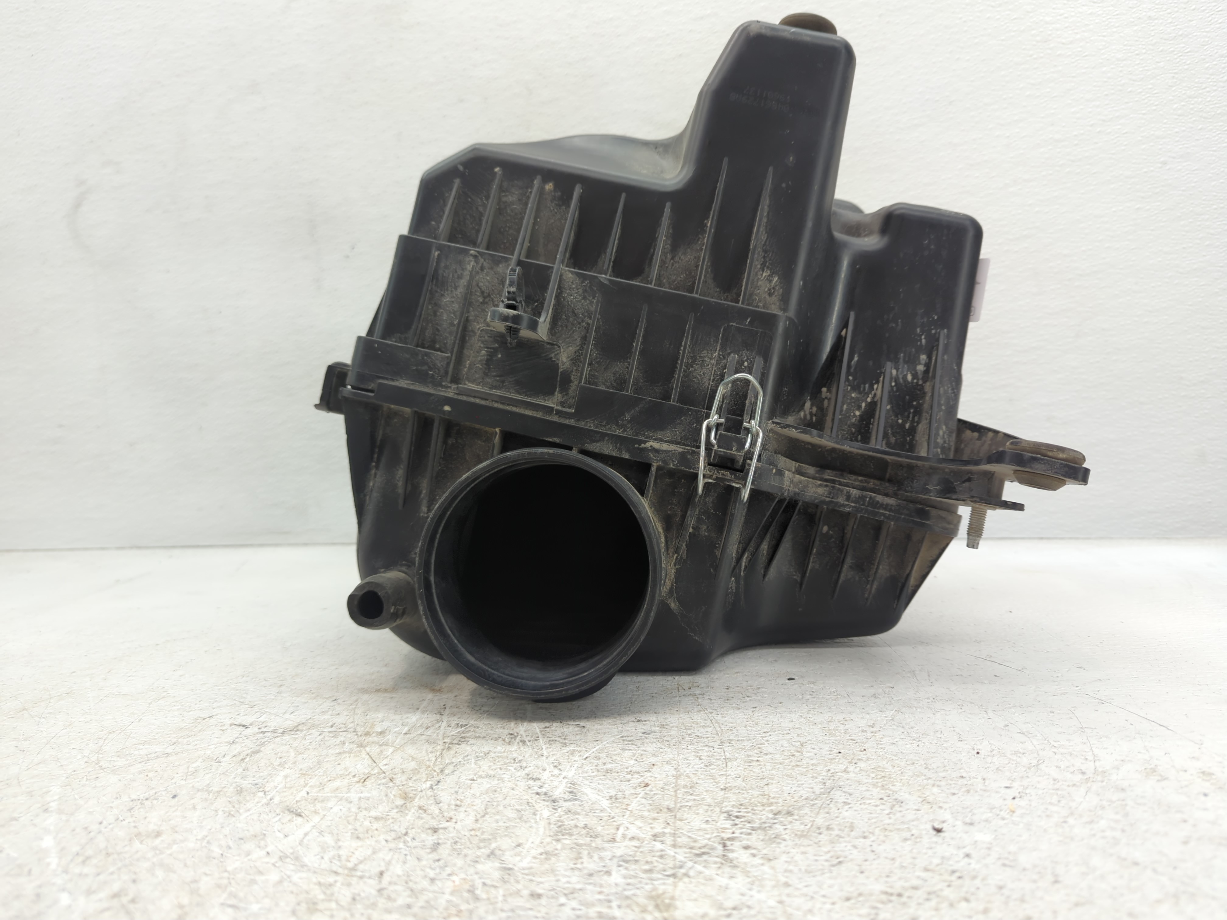 Picture of 2011-2020 Dodge Grand Caravan Air Cleaner Intake-duct Hose Tube 1074562