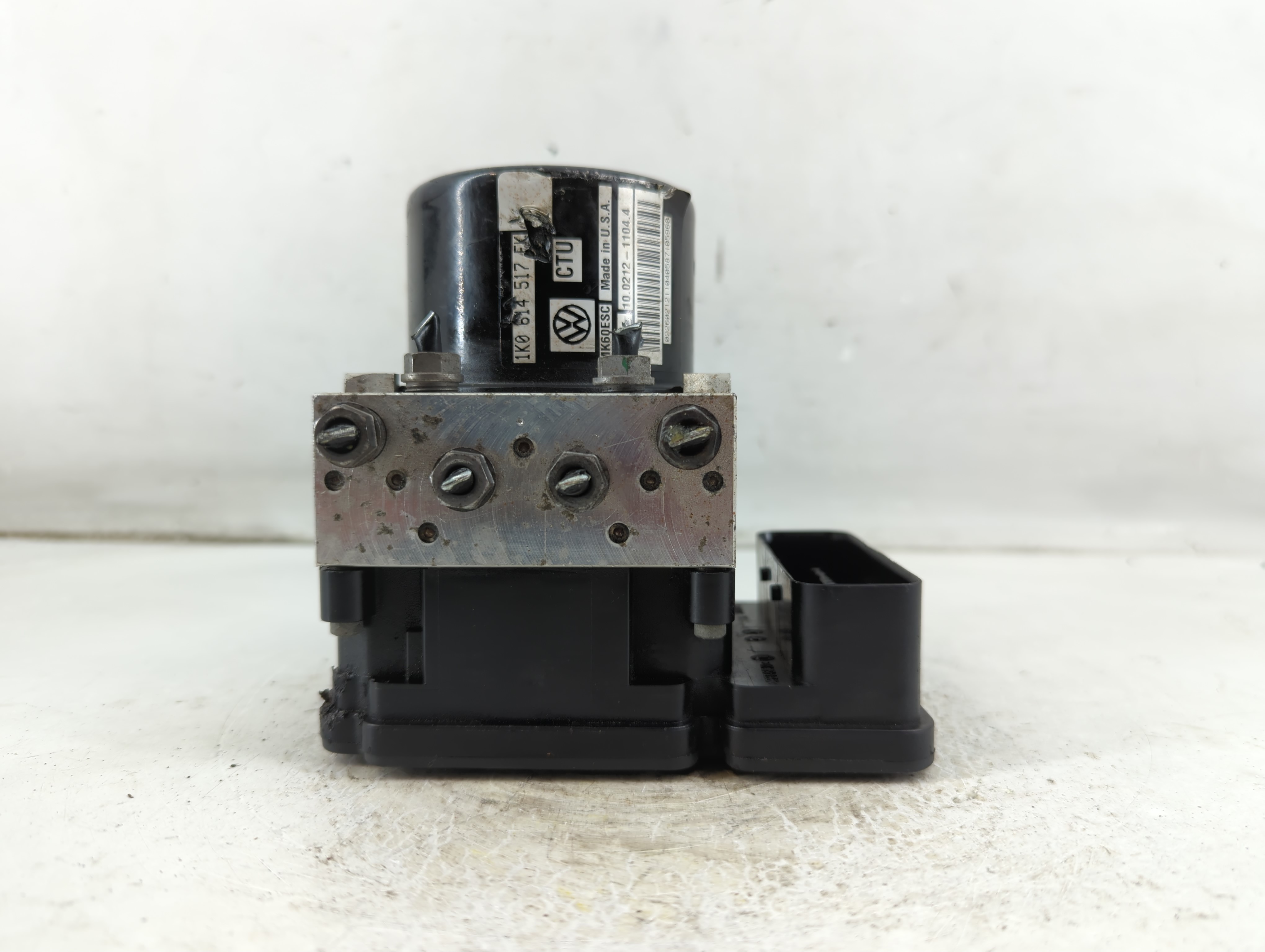 Picture of 2001-2011 Volkswagen Jetta Abs Pump Control Module 1074566