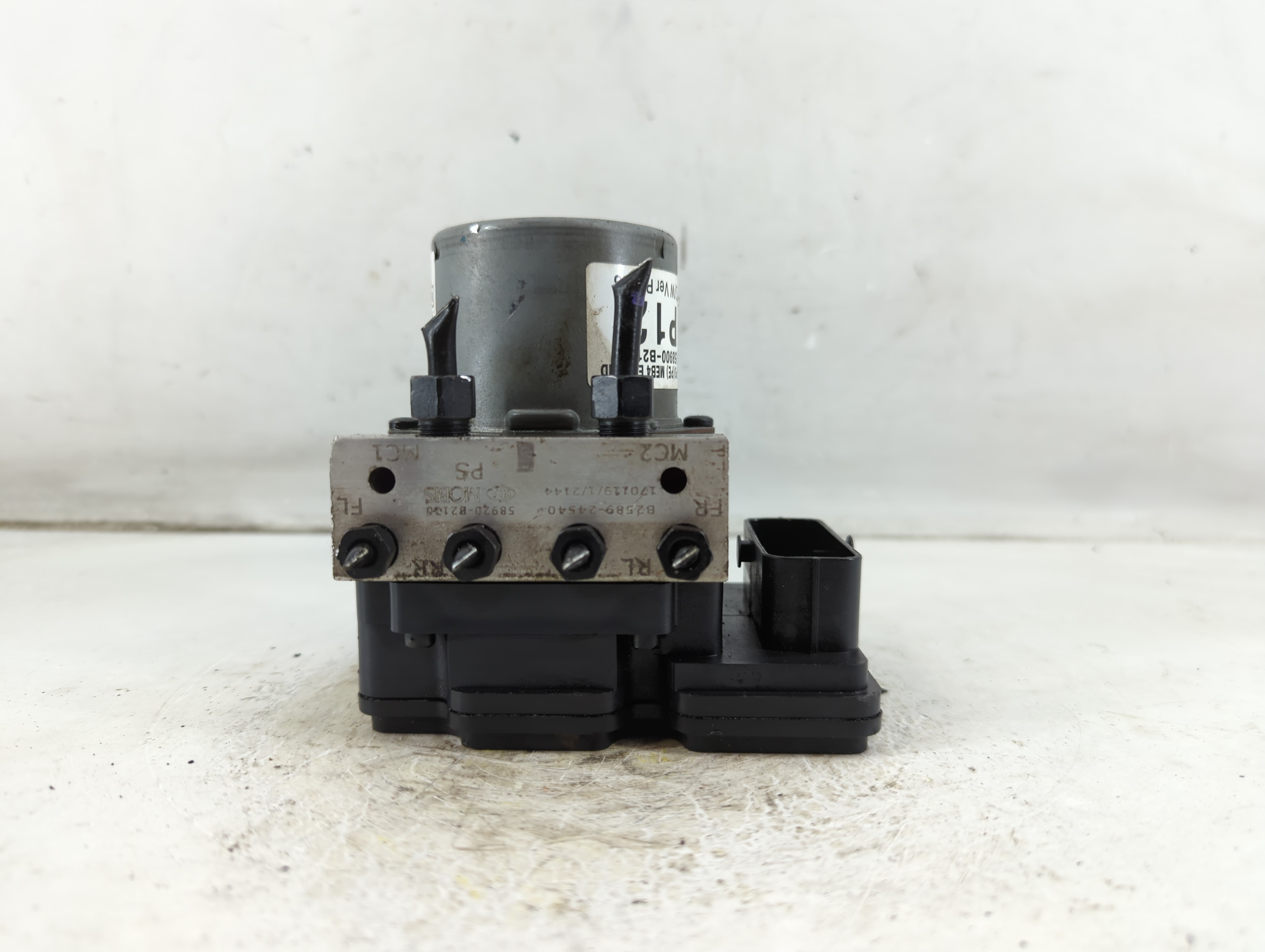 2017-2019 Kia Soul Abs Pump Control Module 1074567 - Oemusedautoparts1.com