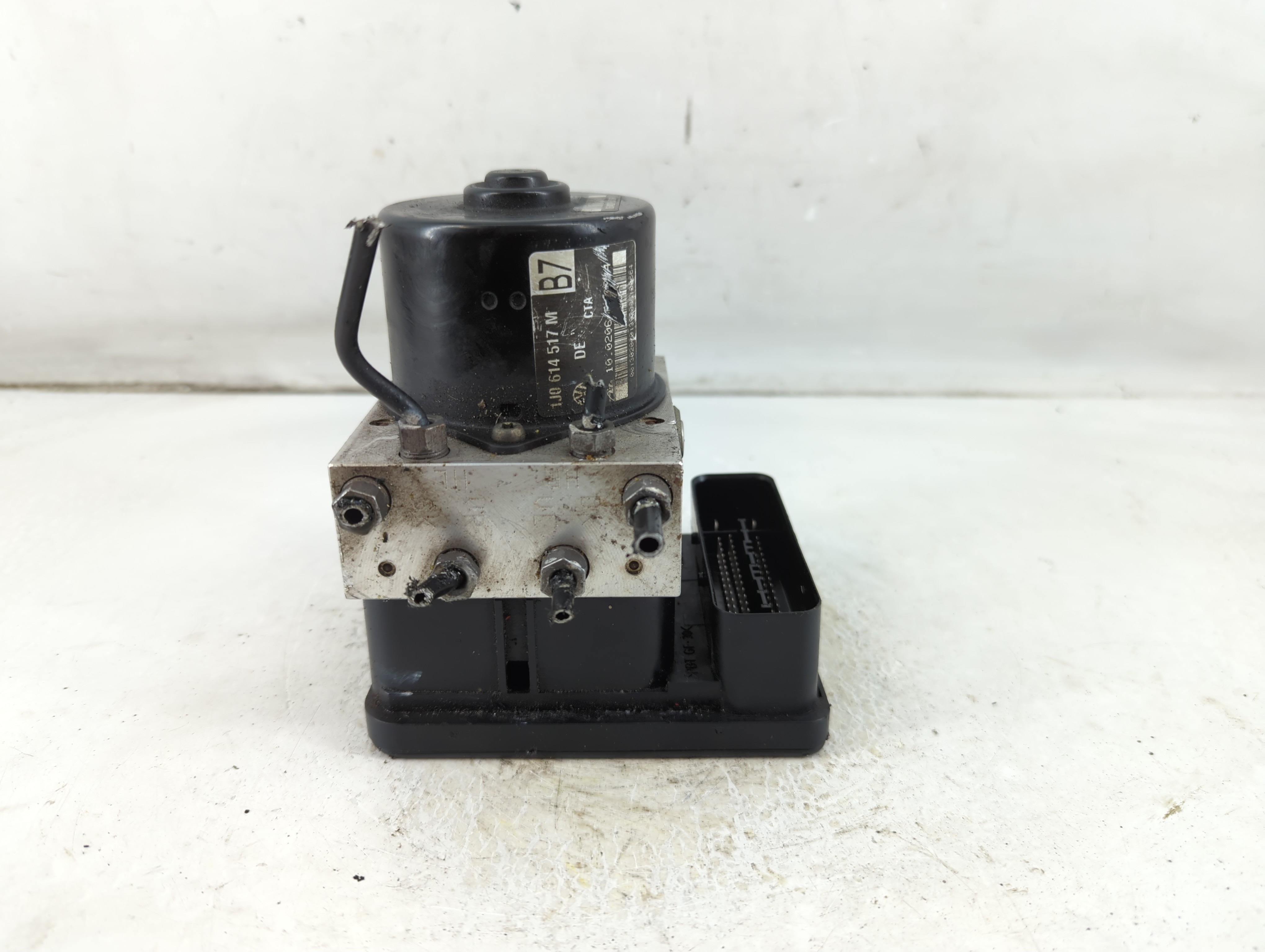 2006-2010 Volkswagen Beetle Abs Pump Control Module 1074570 - Oemusedautoparts1.com