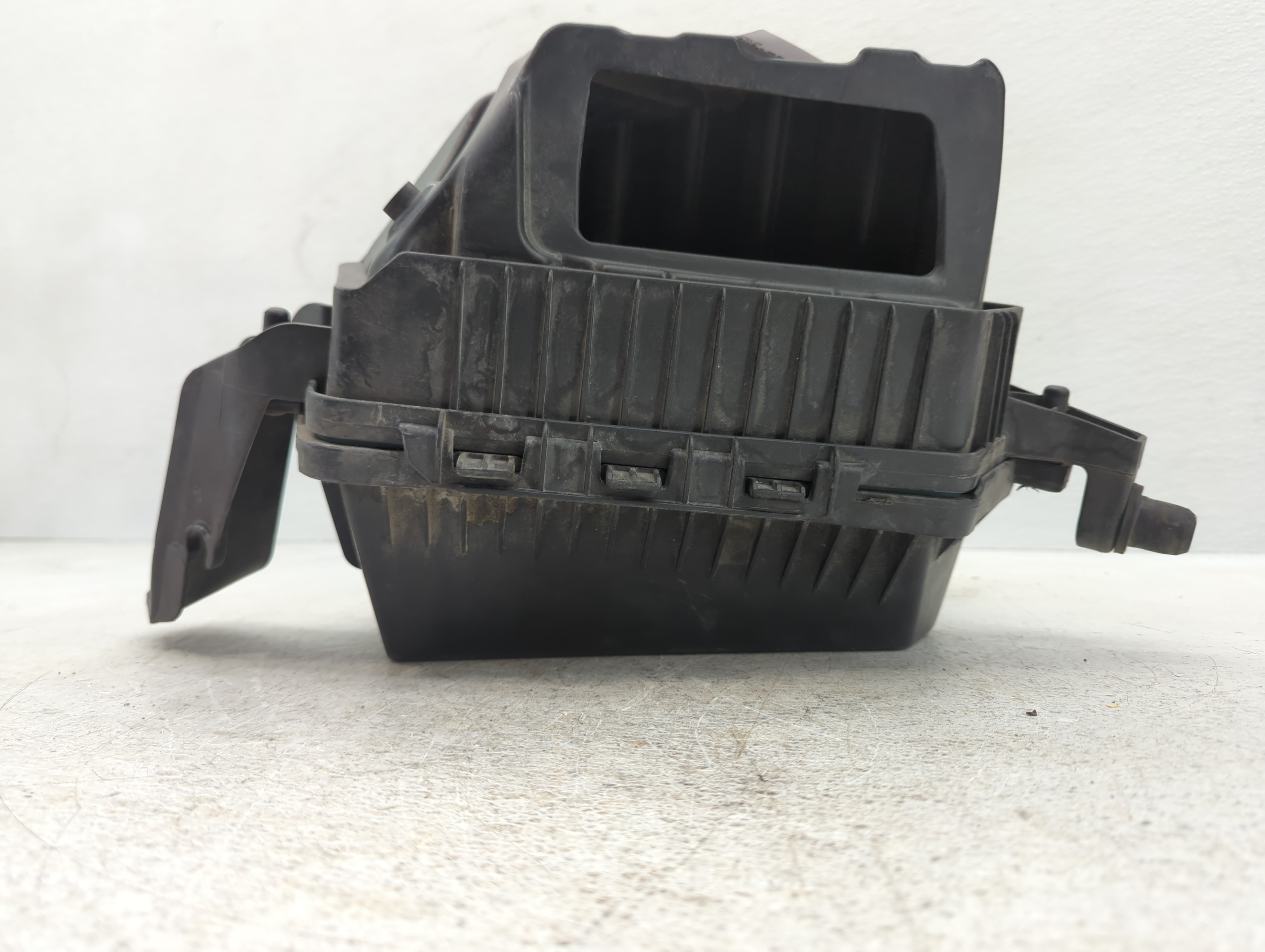 2012-2014 Cadillac Cts Air Cleaner Intake-duct Hose Tube 1074576 - Oemusedautoparts1.com