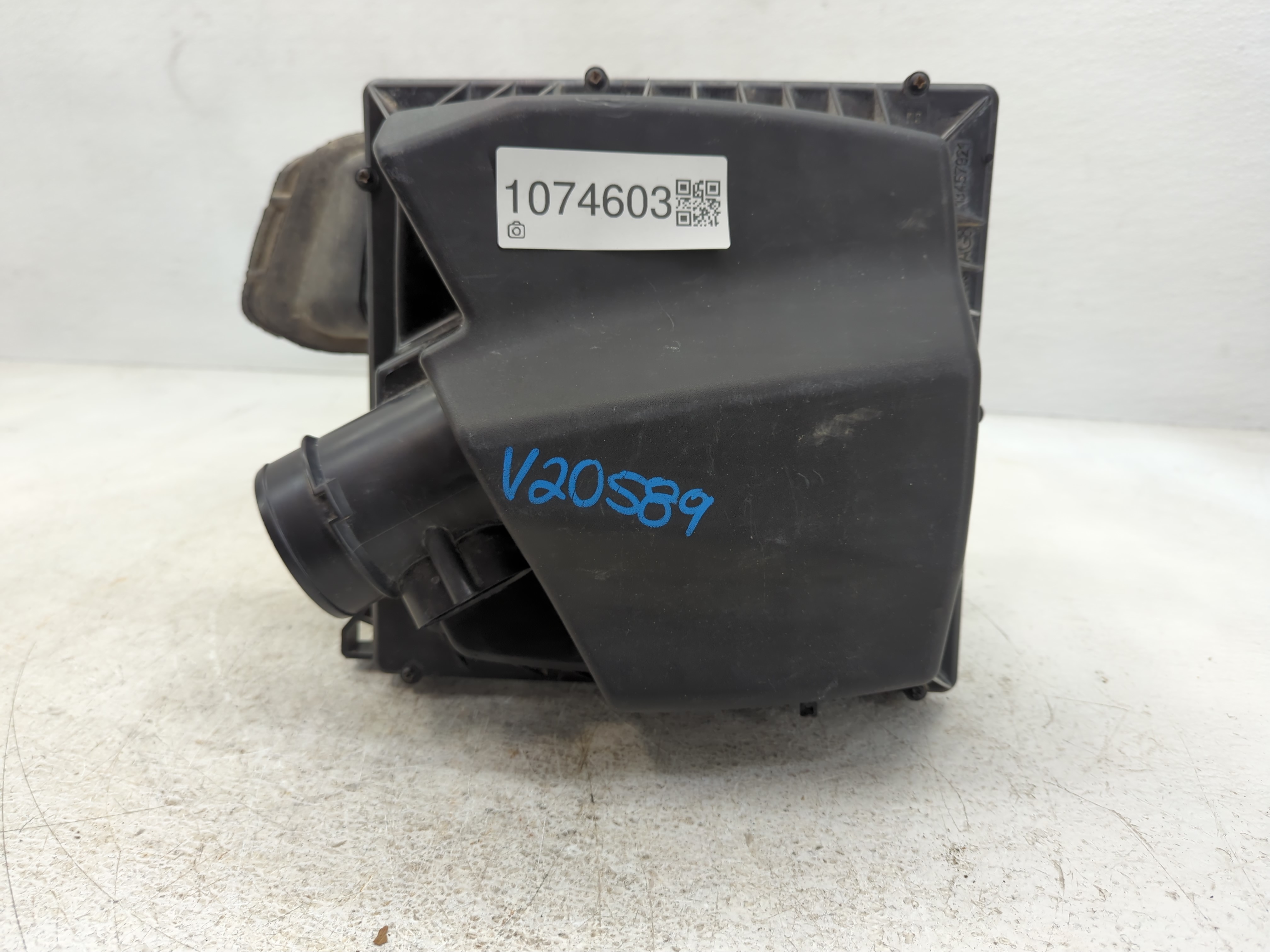 Picture of 2012-2017 Buick Verano Air Cleaner Intake-duct Hose Tube 1074603