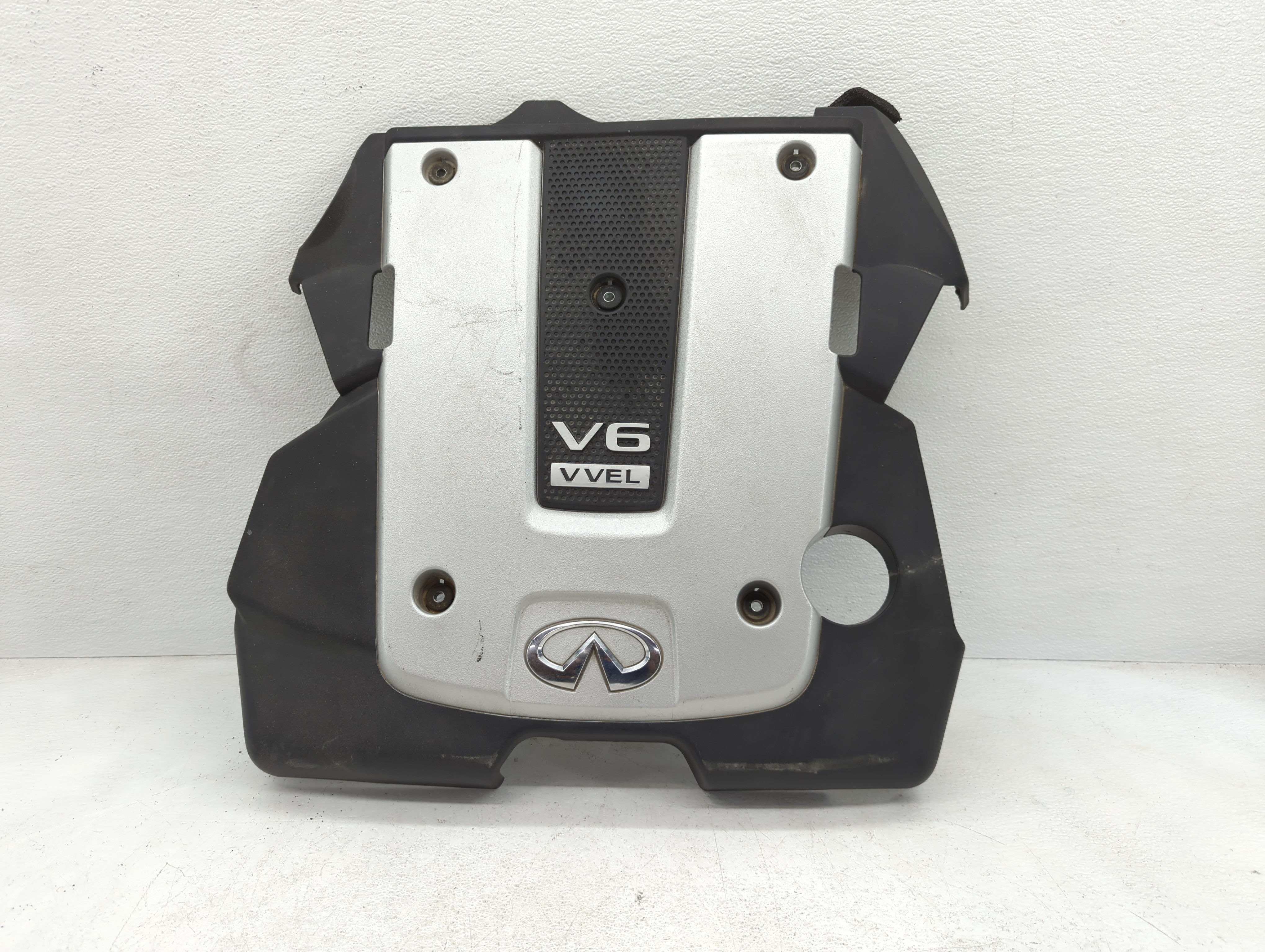 2015 Infiniti Q50 Engine Cover 1074612 - Oemusedautoparts1.com