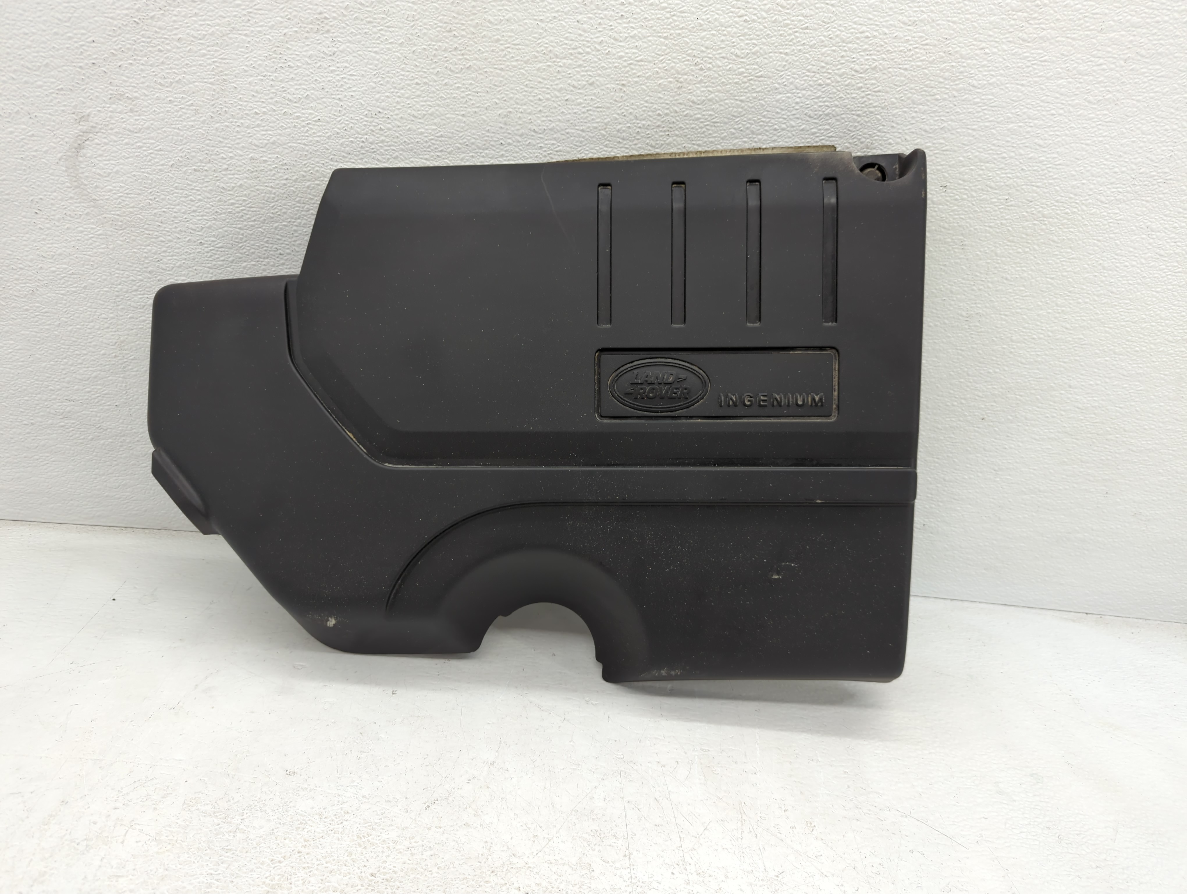 2019 Land Rover Range Rover Evoque Engine Cover 1074629 - Oemusedautoparts1.com