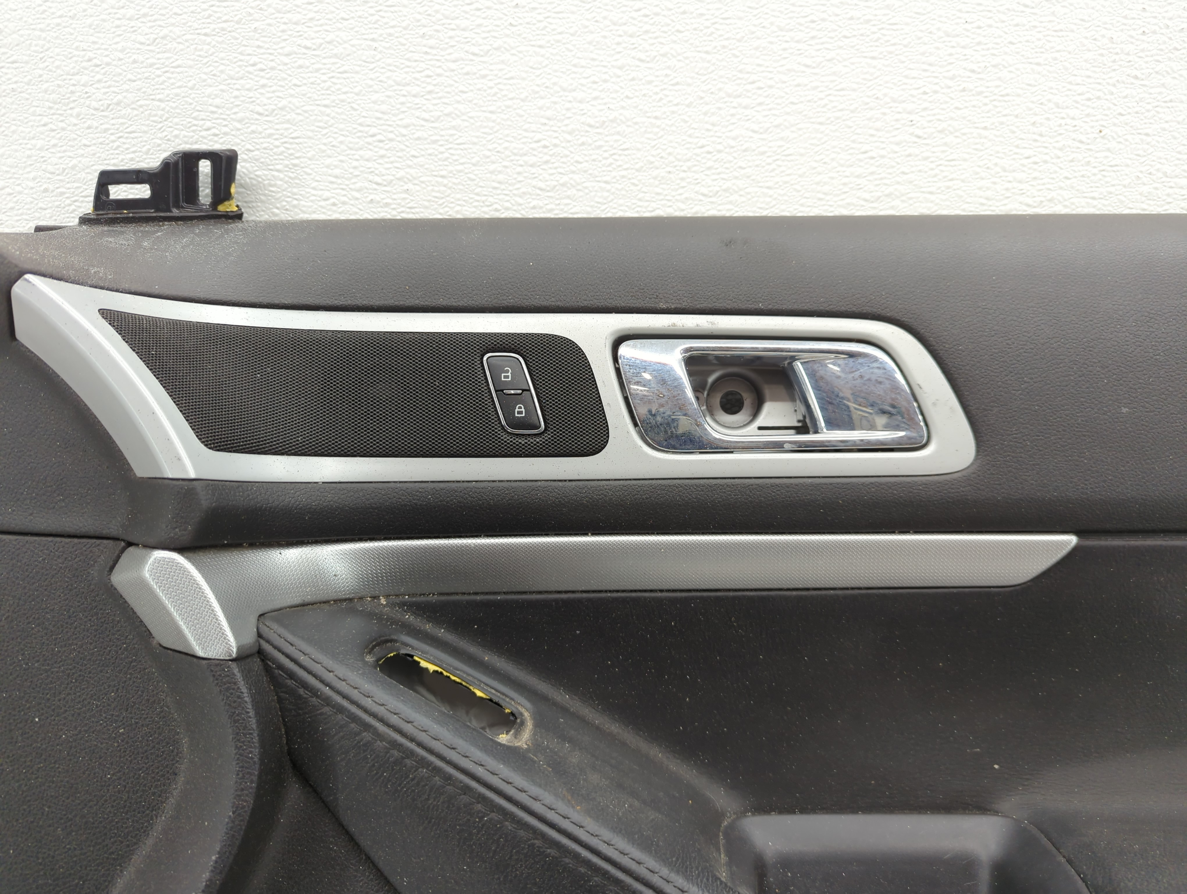 2013 Dodge Journey Engine Cover 1074639 - Oemusedautoparts1.com