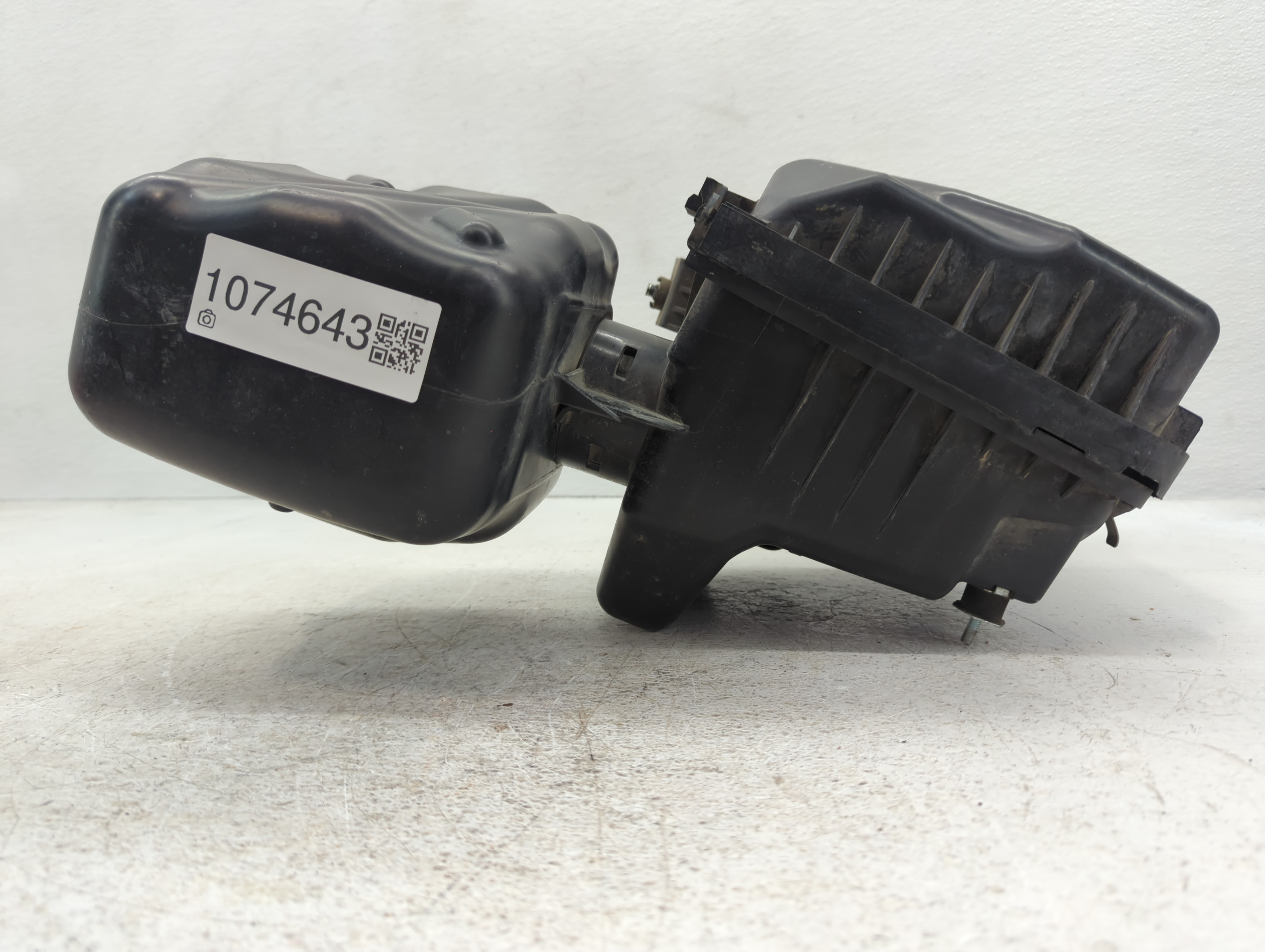 2010-2012 Subaru Legacy Air Cleaner Intake-duct Hose Tube 1074643 - Oemusedautoparts1.com