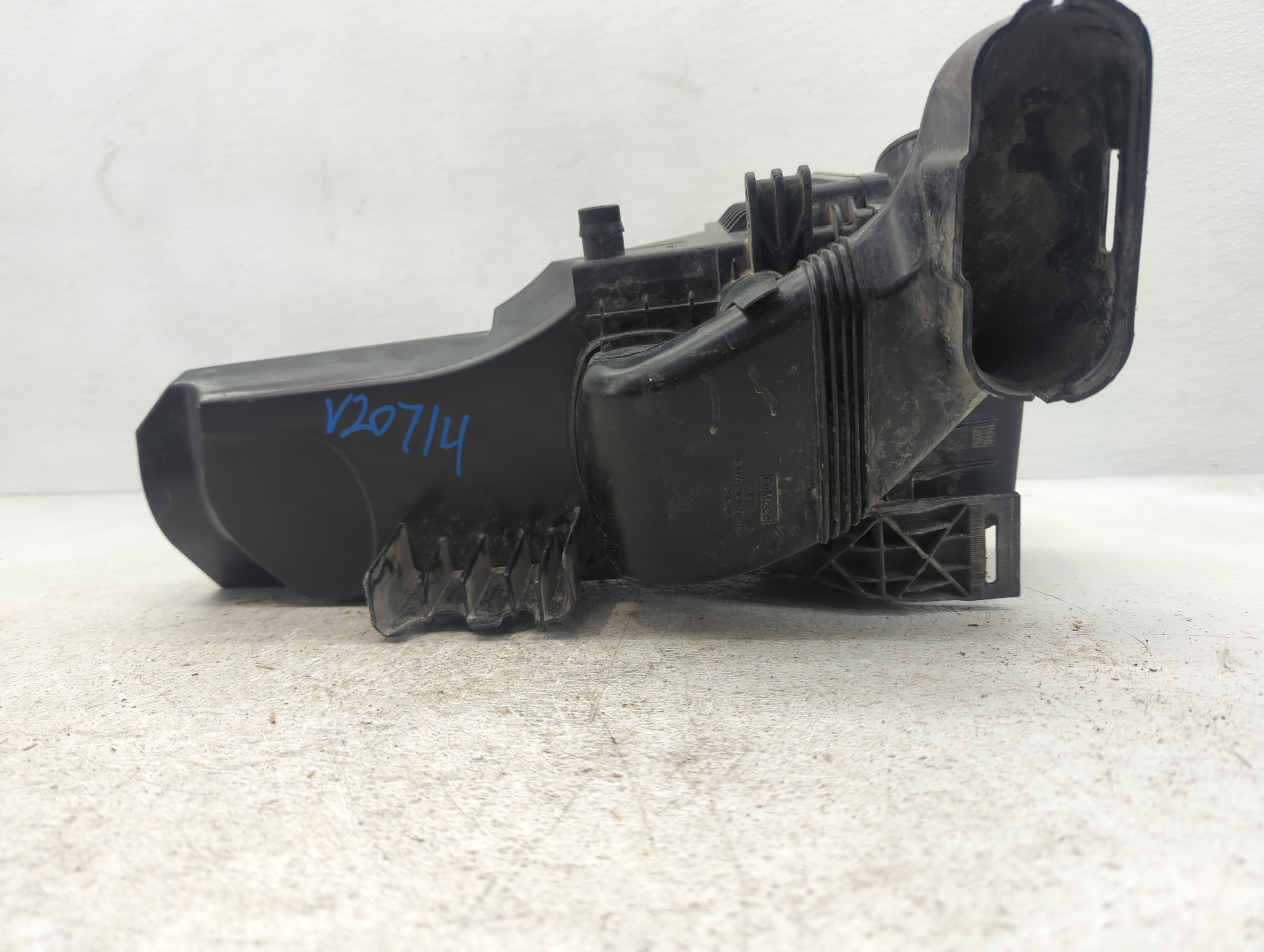2014-2017 Ford Fiesta Air Cleaner Intake-duct Hose Tube 1074648 - Oemusedautoparts1.com