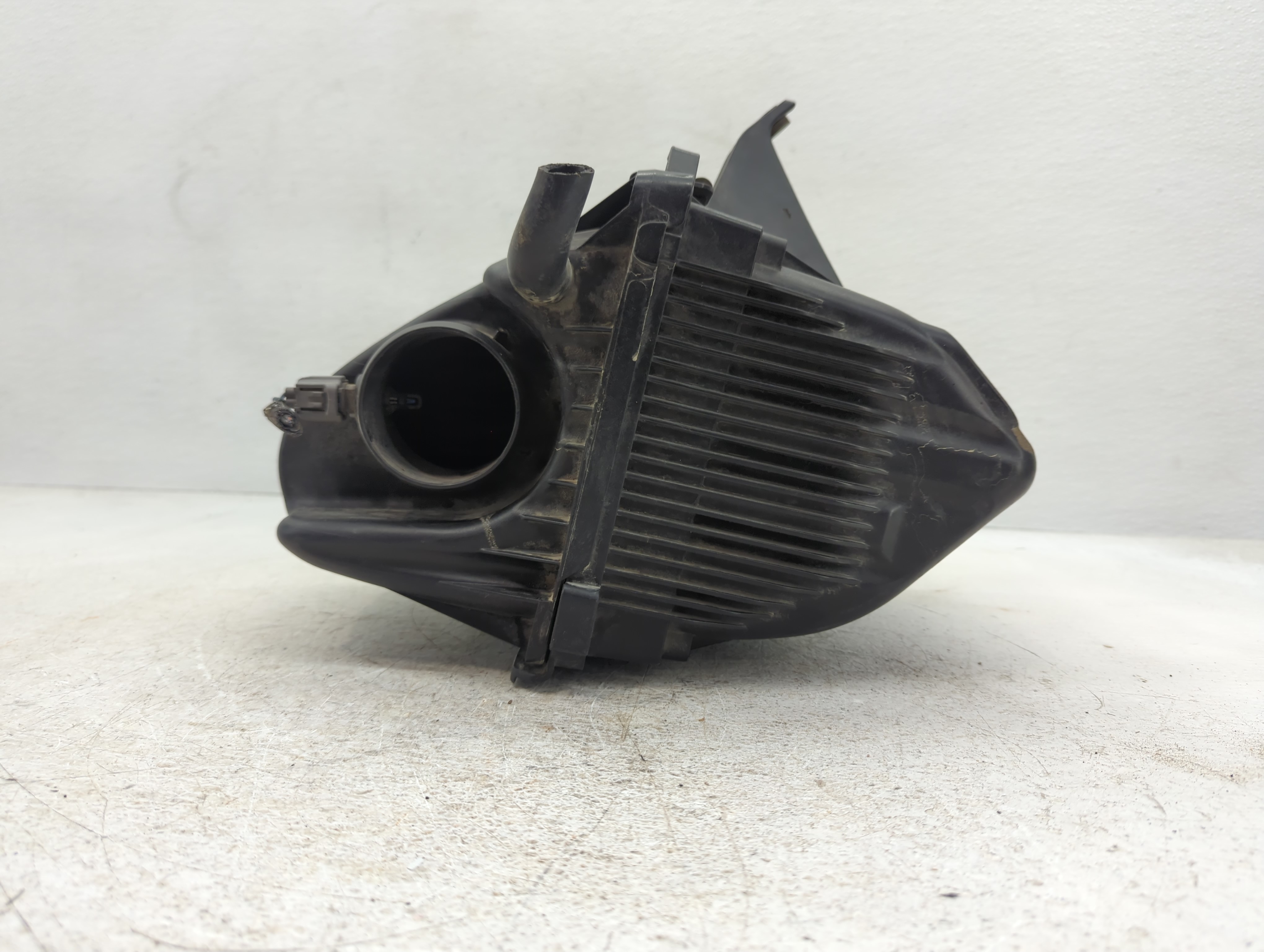 Picture of 2011-2014 Chrysler 200 Air Cleaner Intake-duct Hose Tube 1074651