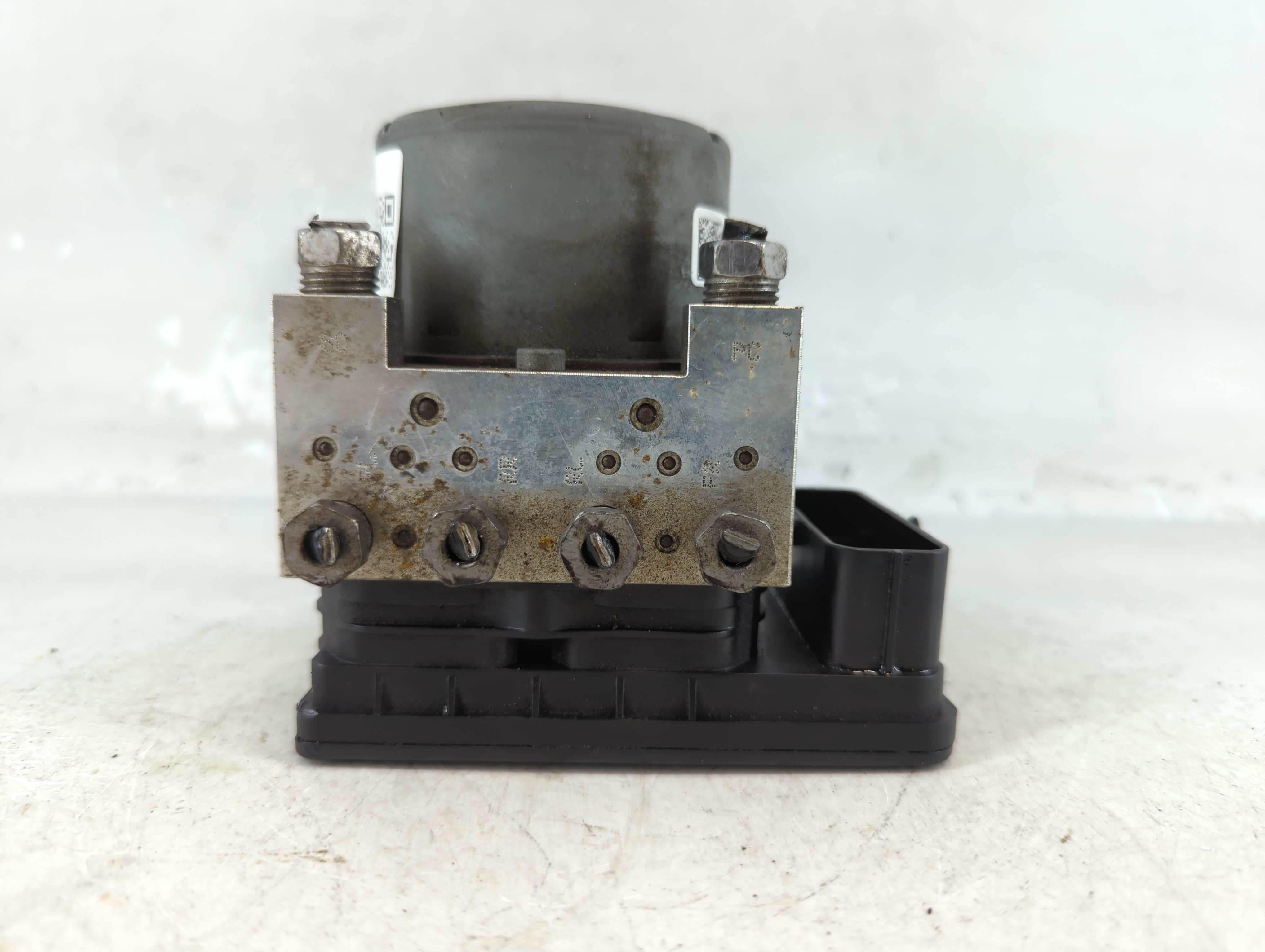 2014-2016 Cadillac Ats Abs Pump Control Module 1074774 - Oemusedautoparts1.com
