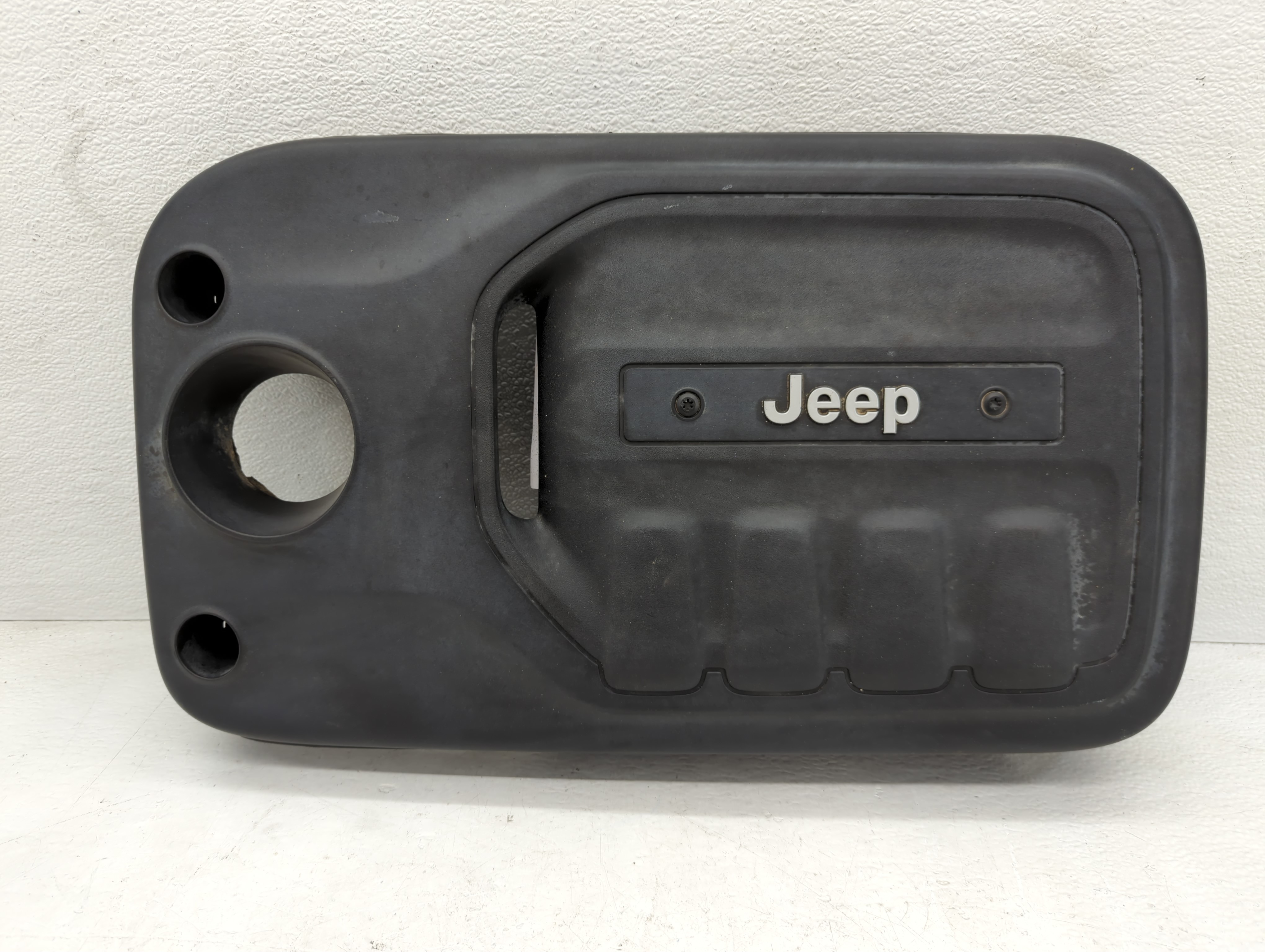 2019 Jeep Cherokee Engine Cover 1074783 - Oemusedautoparts1.com