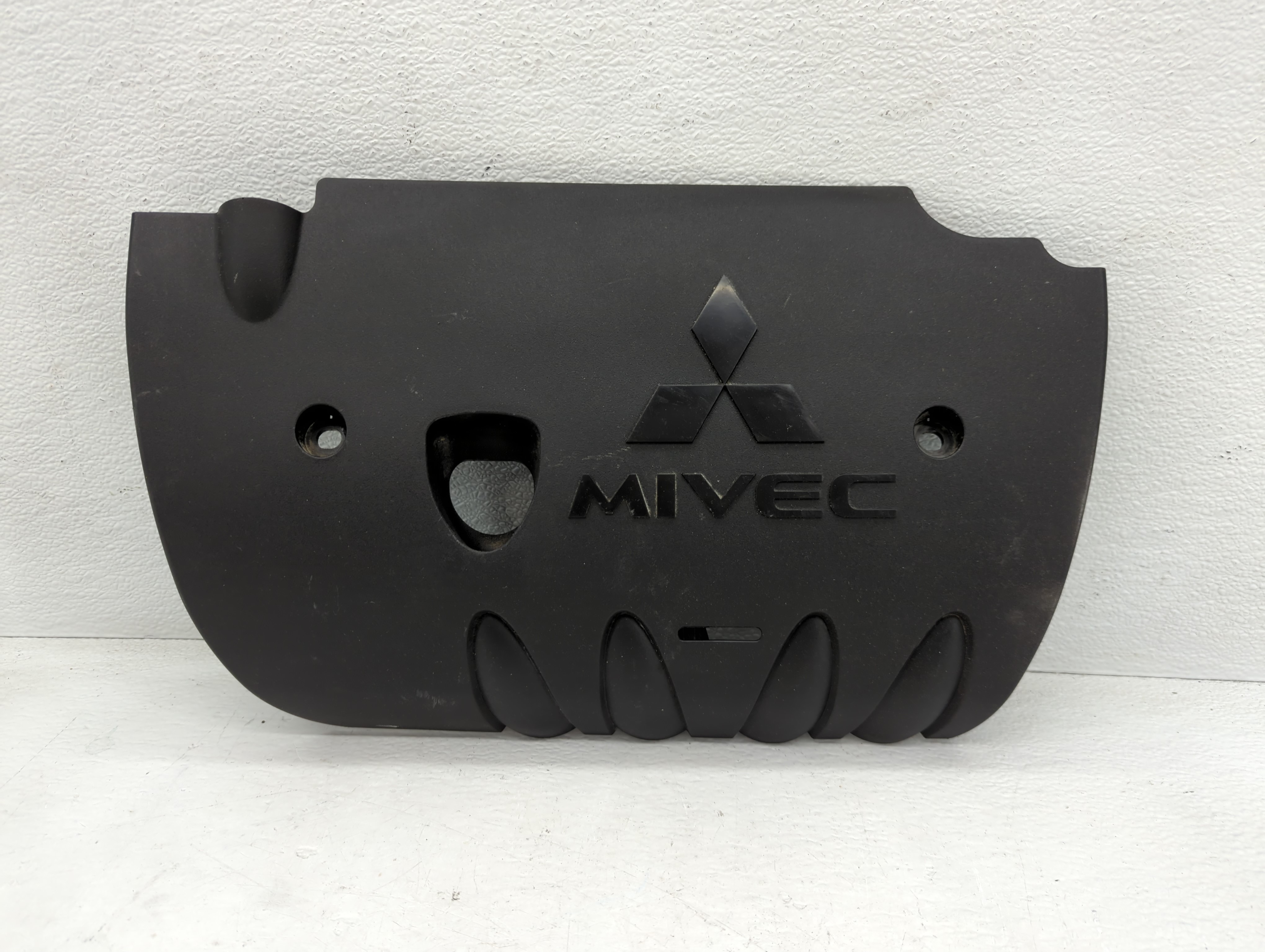 2015 Mitsubishi Outlander Sport Engine Cover 1074786 - Oemusedautoparts1.com