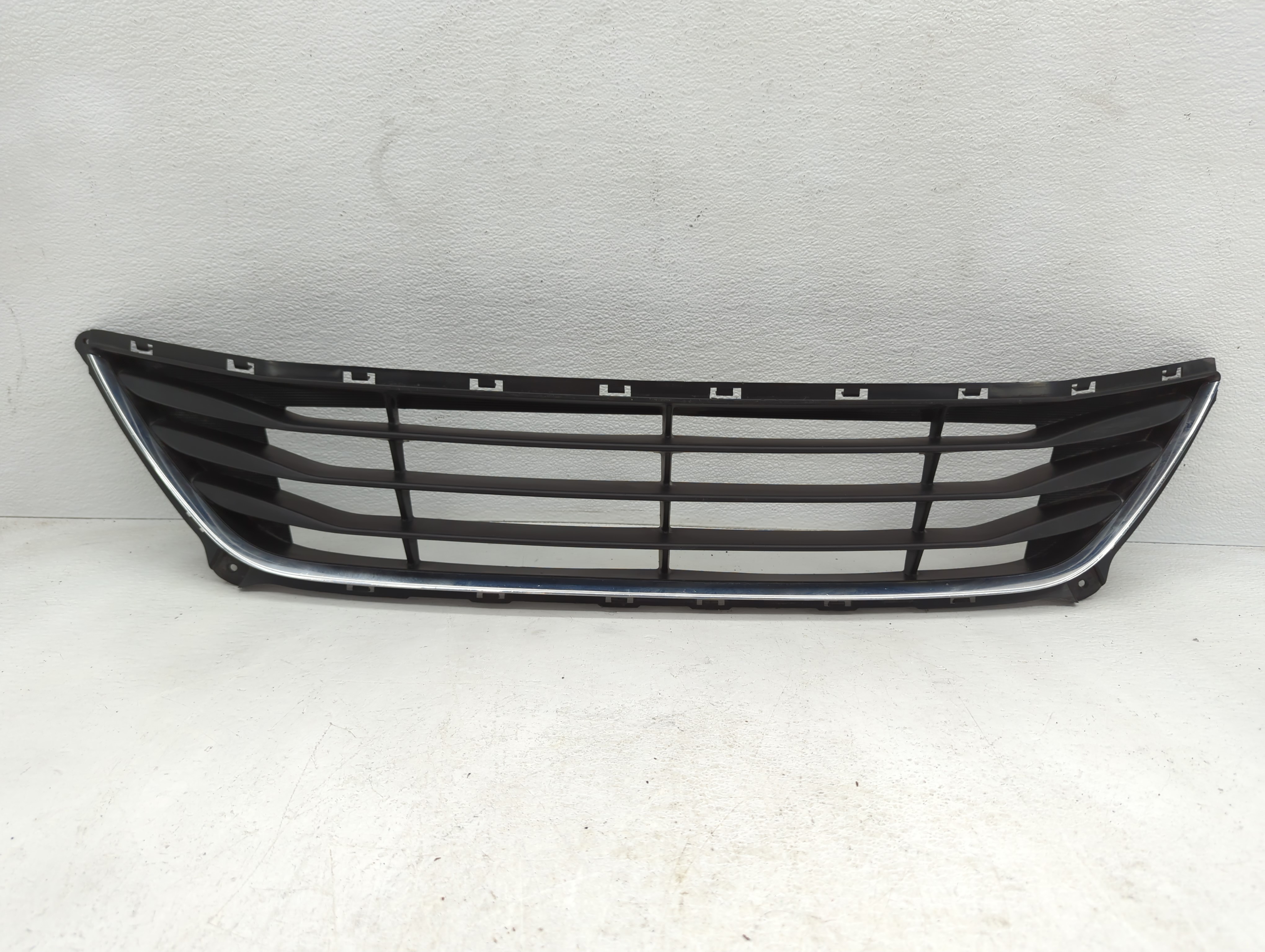 Hyundai Elantra Front Bumper Grille Cover 1074795 - Oemusedautoparts1.com