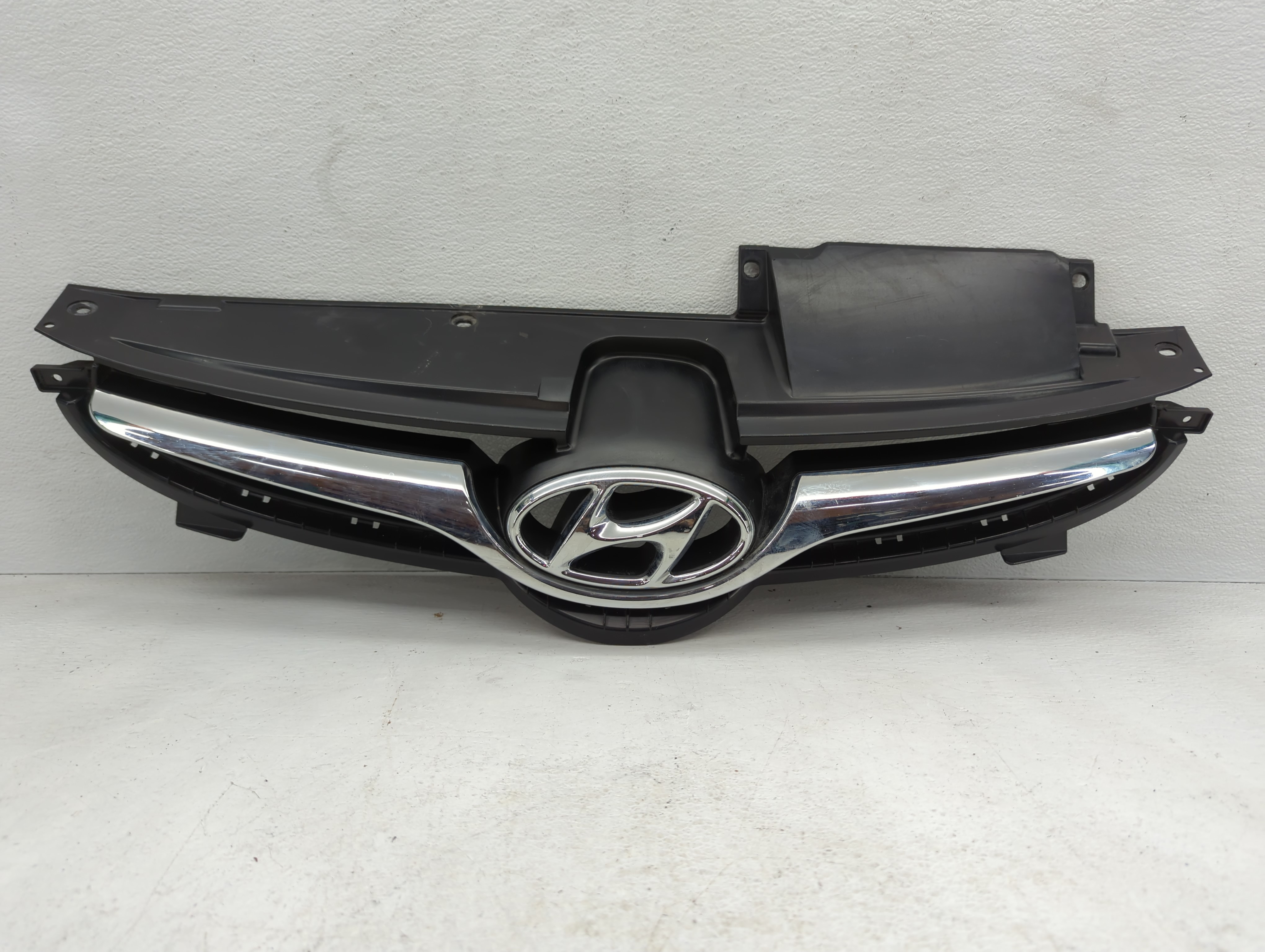 Picture of 2015-2016 Hyundai Elantra Front Bumper Grille Cover 1074799