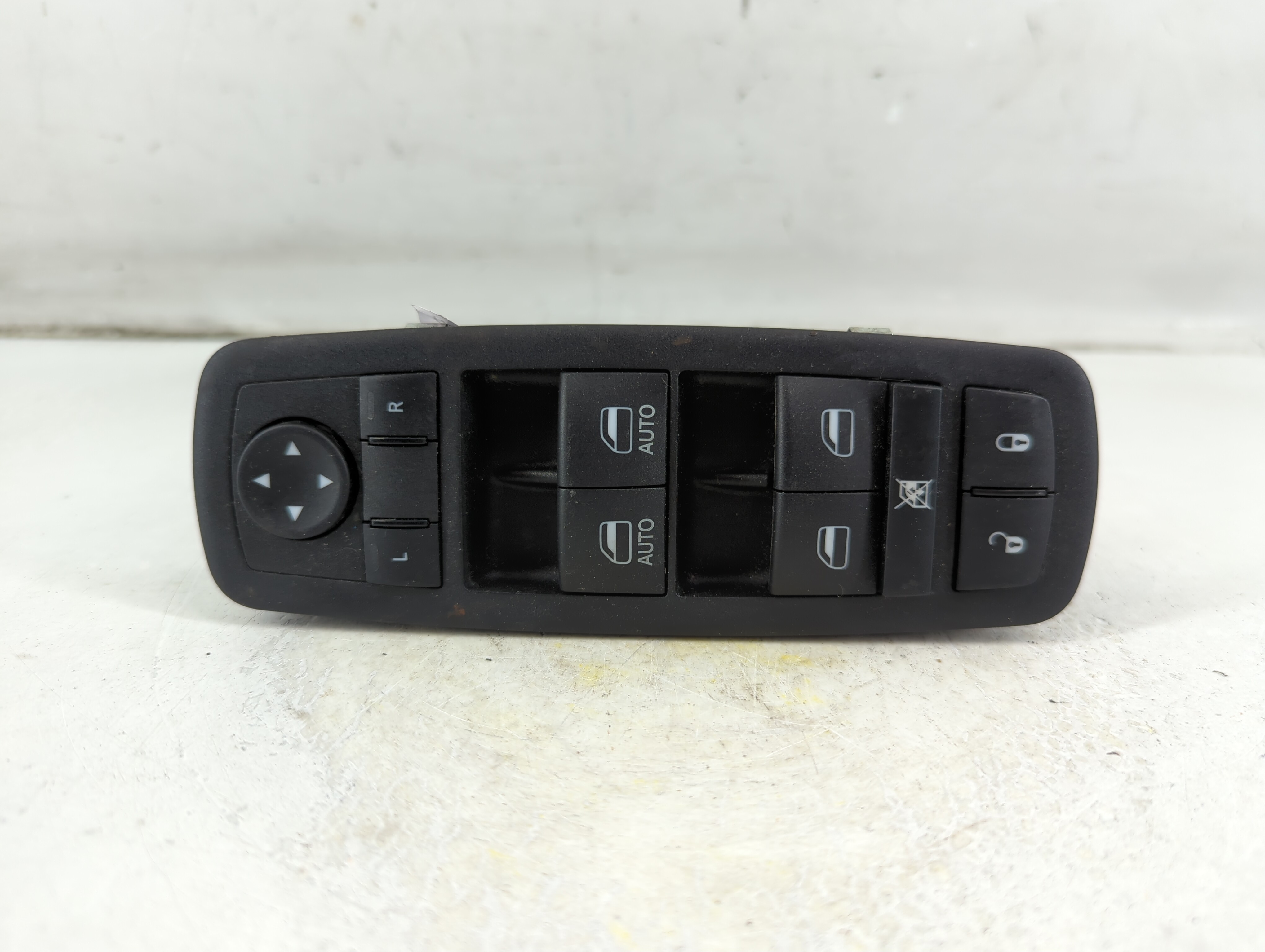 Dodge Ram 1500 Driver Left Door Master Power Window Switch 68262253ac 1074851 - Oemusedautoparts1.com
