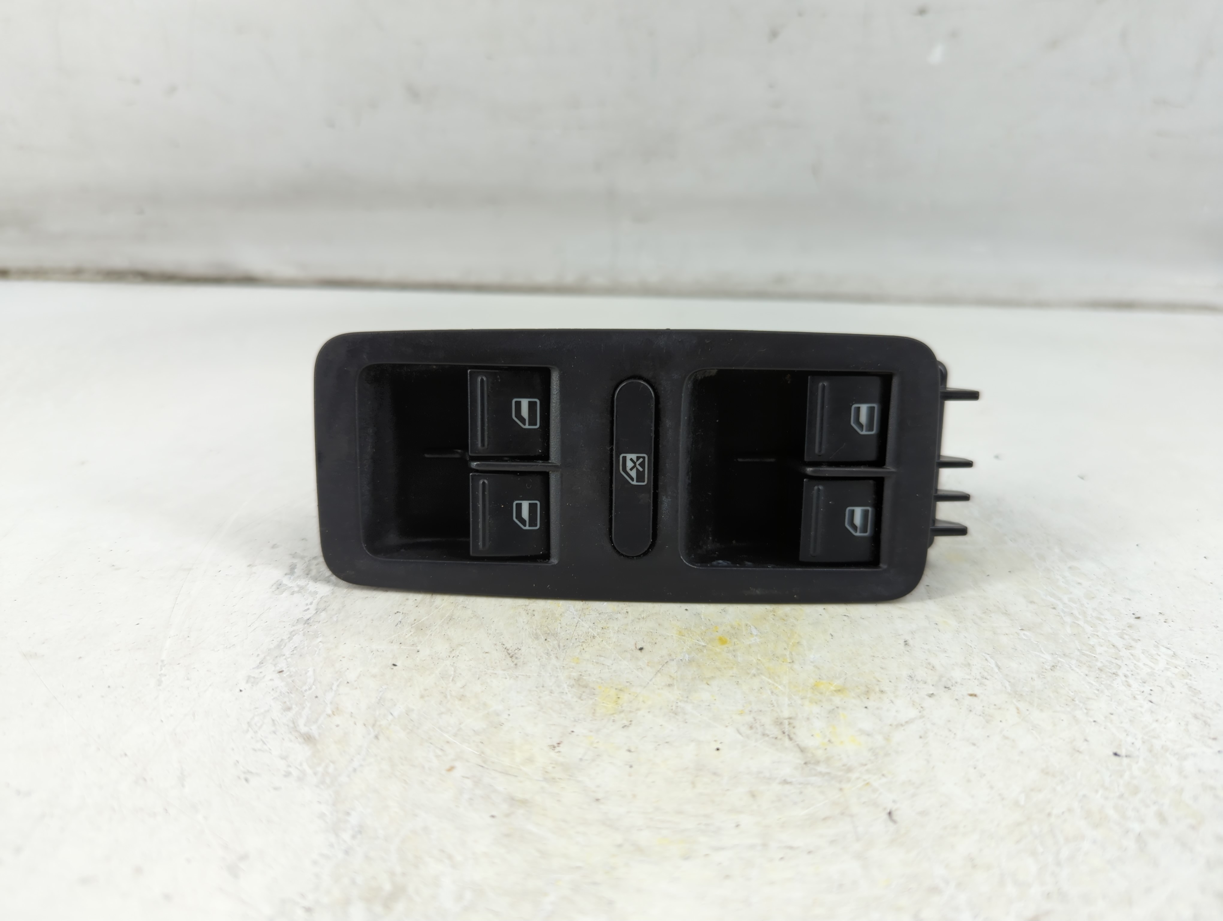 2020 Volkswagen Passat Driver Left Door Master Power Window Switch 1074868 - Oemusedautoparts1.com