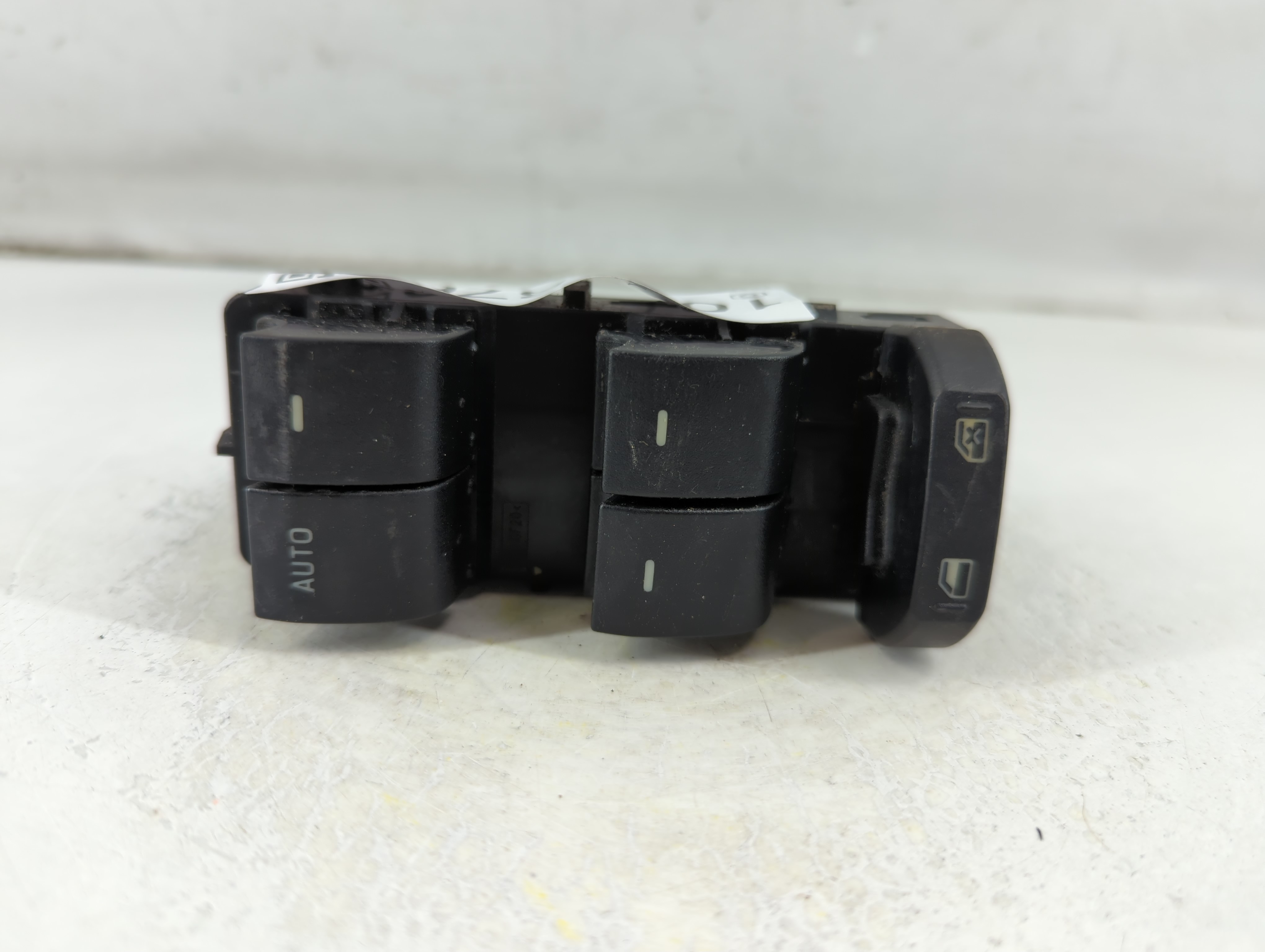 2008-2011 Mercury Mariner Driver Left Door Master Power Window Switch 1074876 - Oemusedautoparts1.com