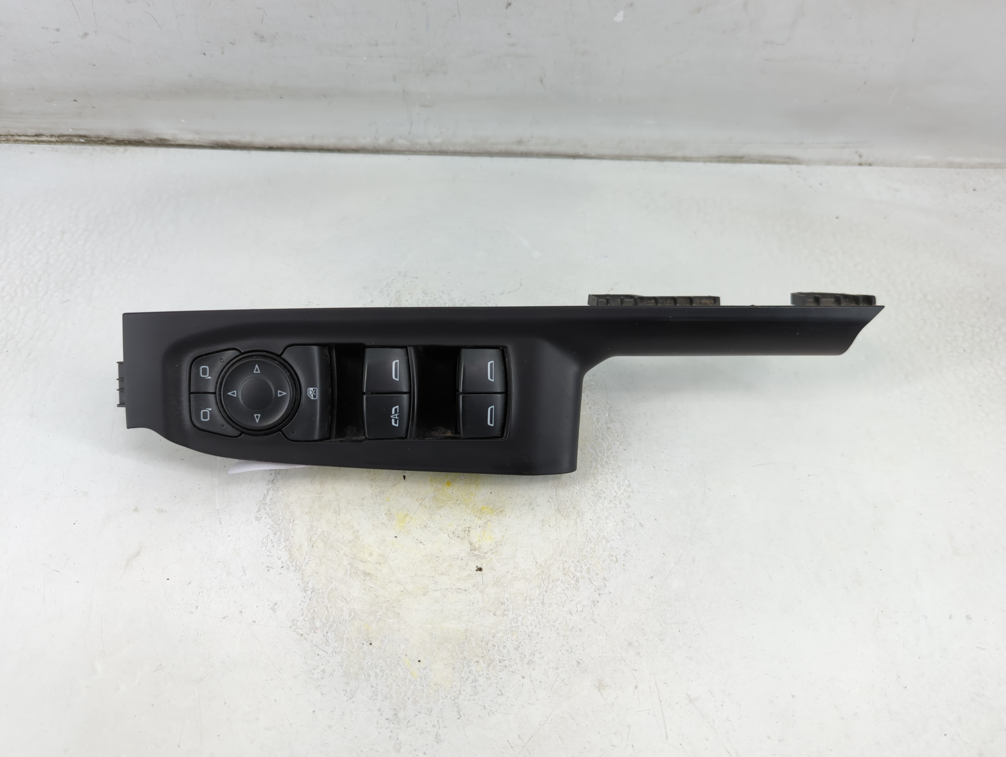 2019 Chevrolet Silverado 1500 Driver Left Door Master Power Window Switch 1074891 - Oemusedautoparts1.com