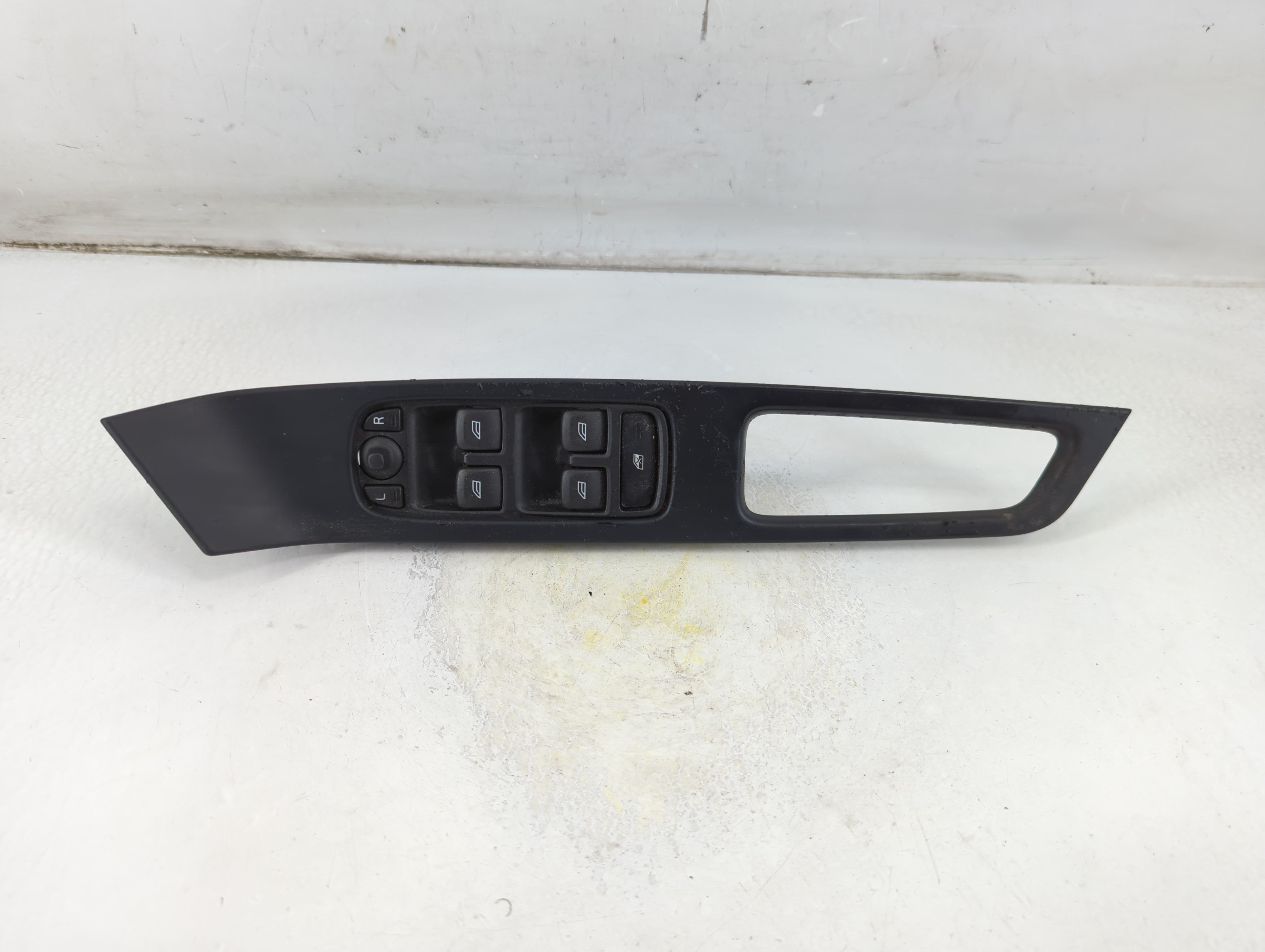 2014-2018 Volvo S60 Driver Left Door Master Power Window Switch 23968 1074897 - Oemusedautoparts1.com