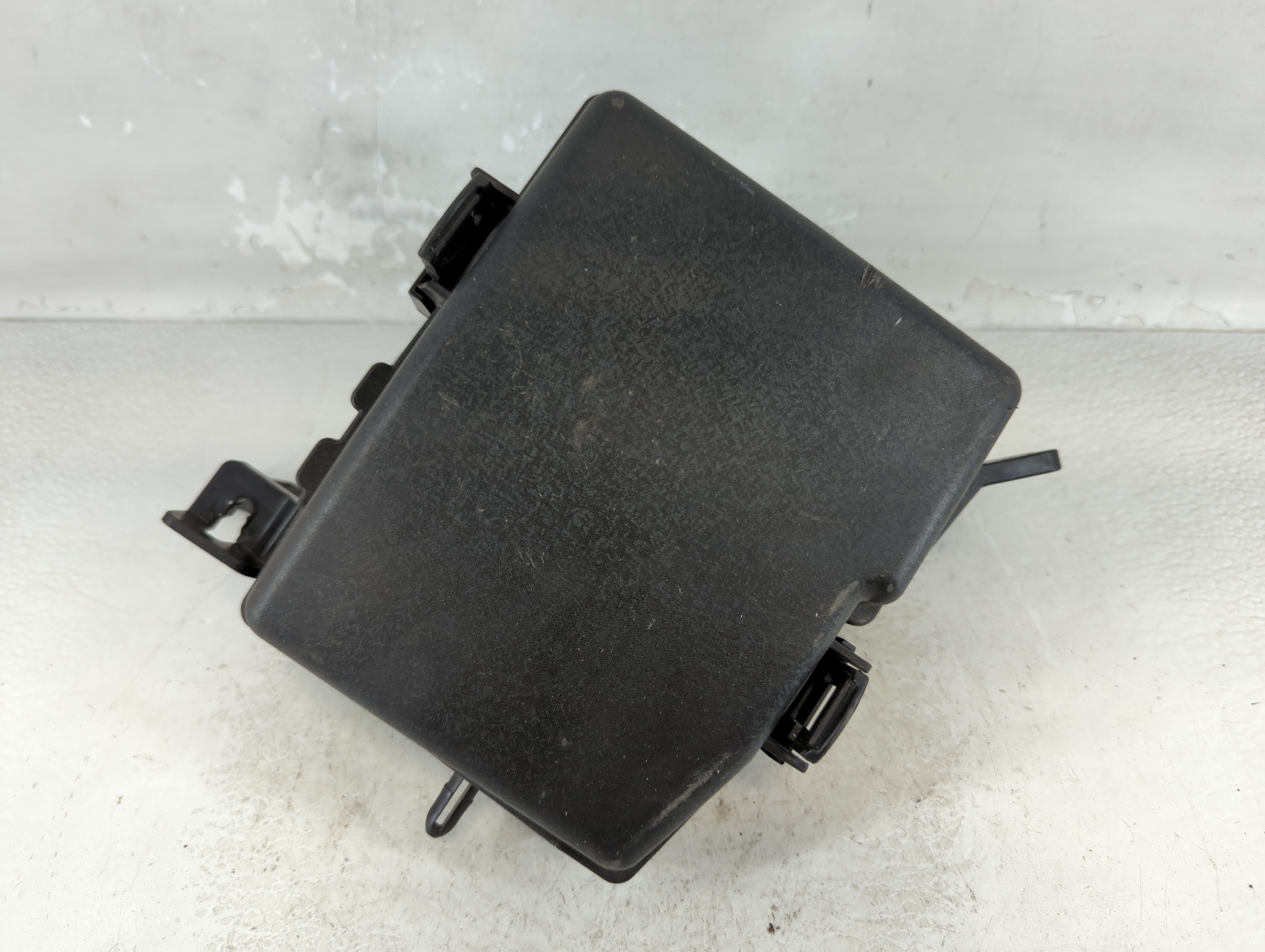 2015-2016 Hyundai Azera Fusebox Fuse Box Relay Module 1074908 - Oemusedautoparts1.com