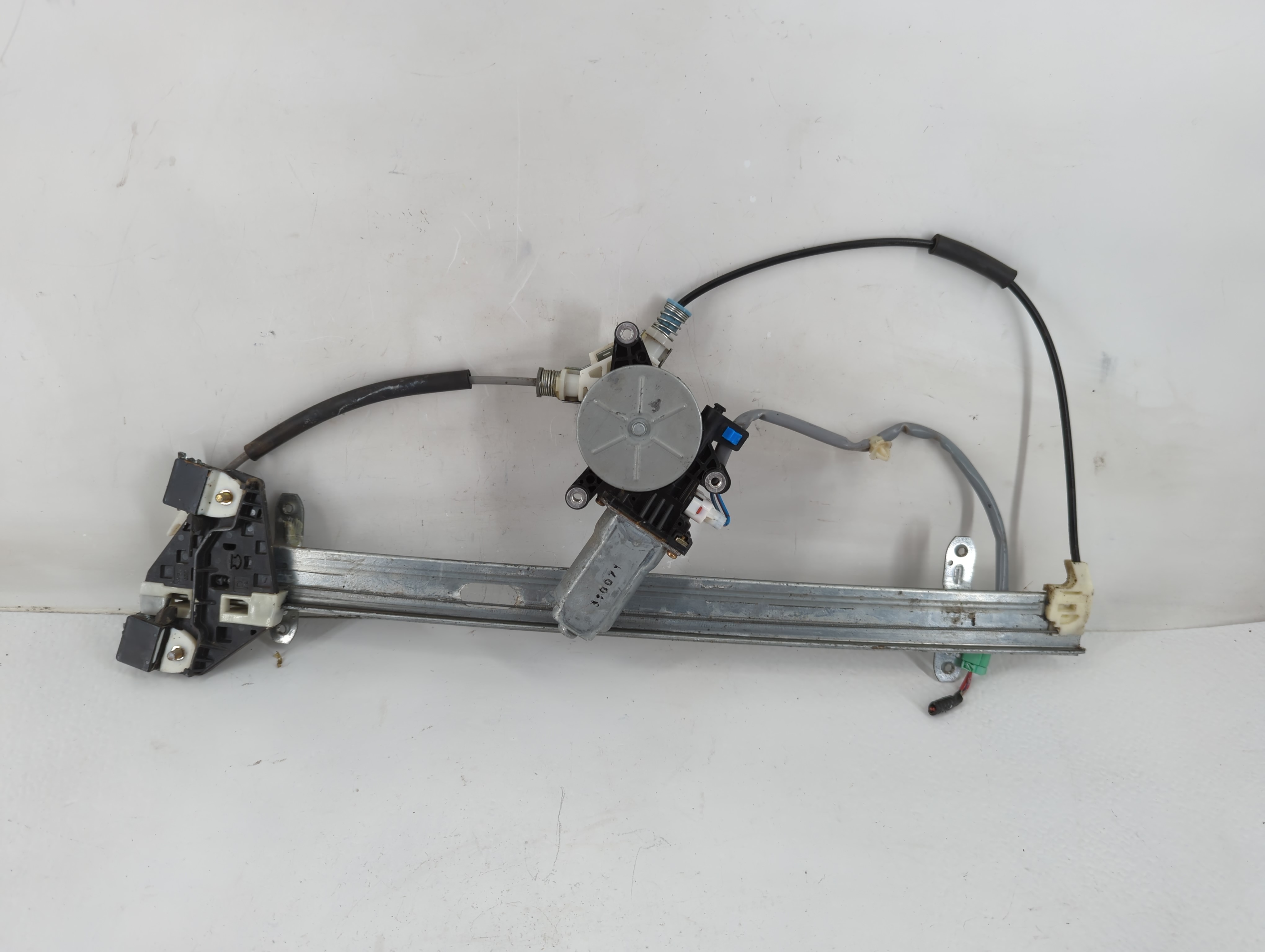 2002-2006 Honda Cr-v Window Regulator Passenger Front 1075050 - Oemusedautoparts1.com