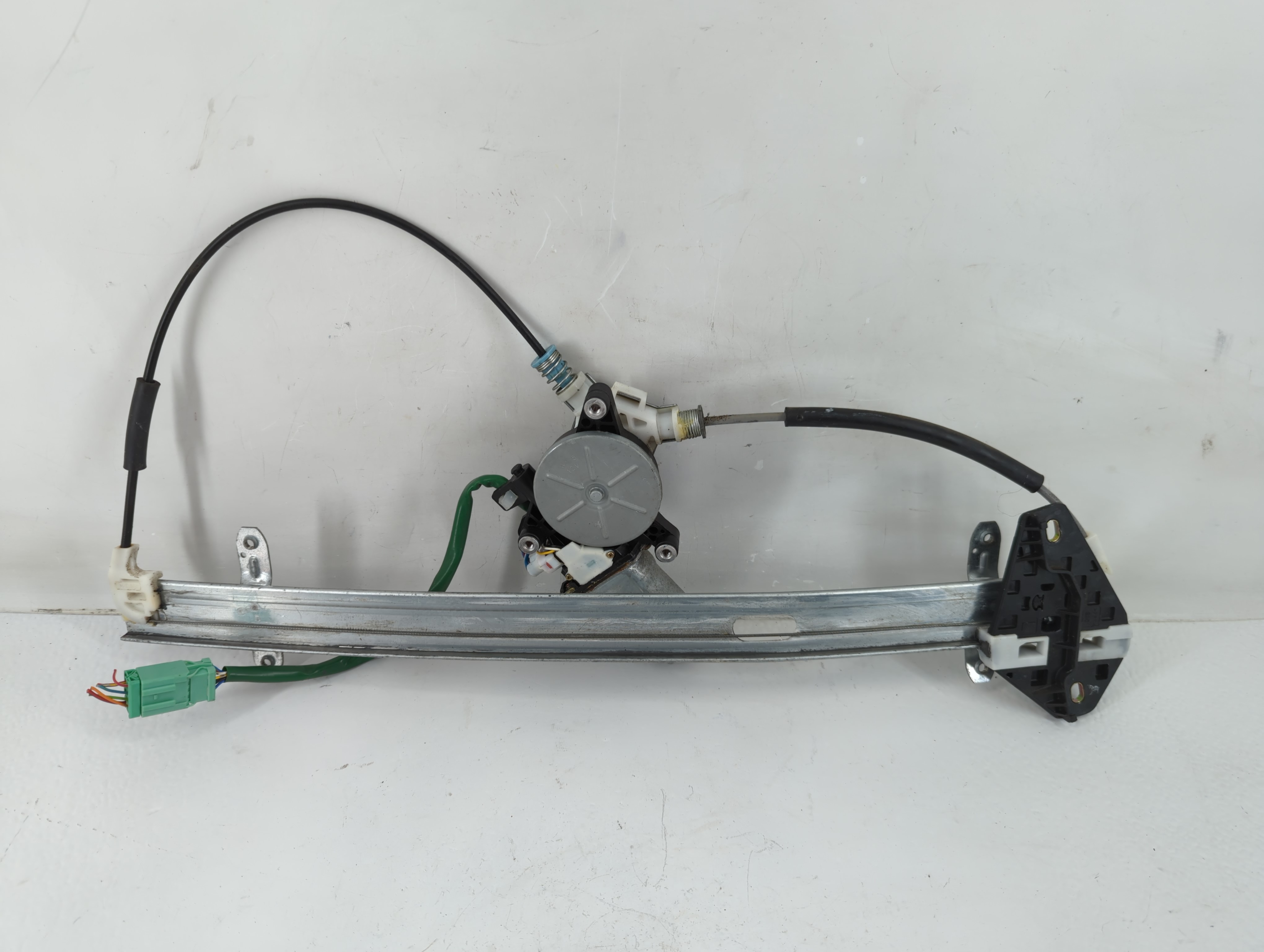 Picture of 2002-2006 Honda Cr-v Driver Left Front Window Regulator 1075051