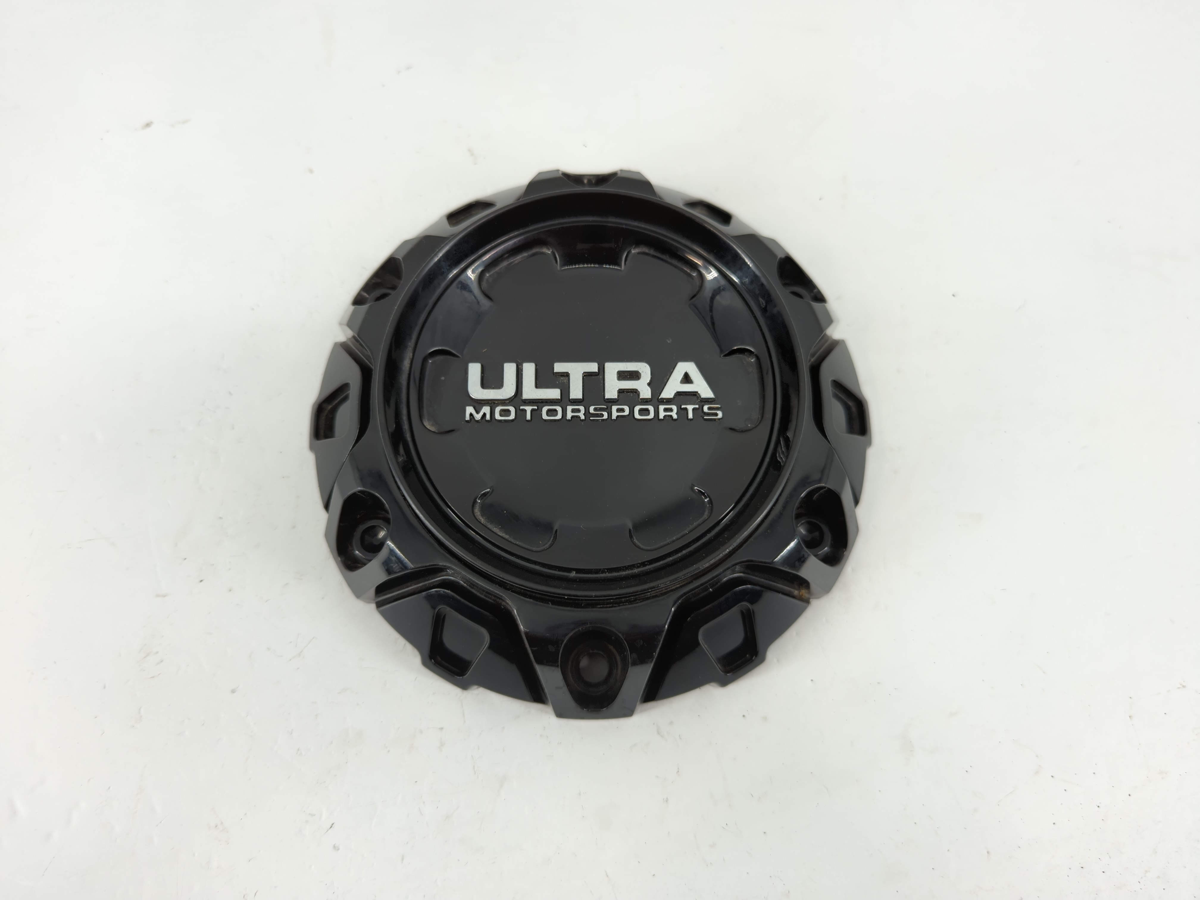 2011 Dodge Ram 1500 Center Cap Oem 1075093 - Oemusedautoparts1.com
