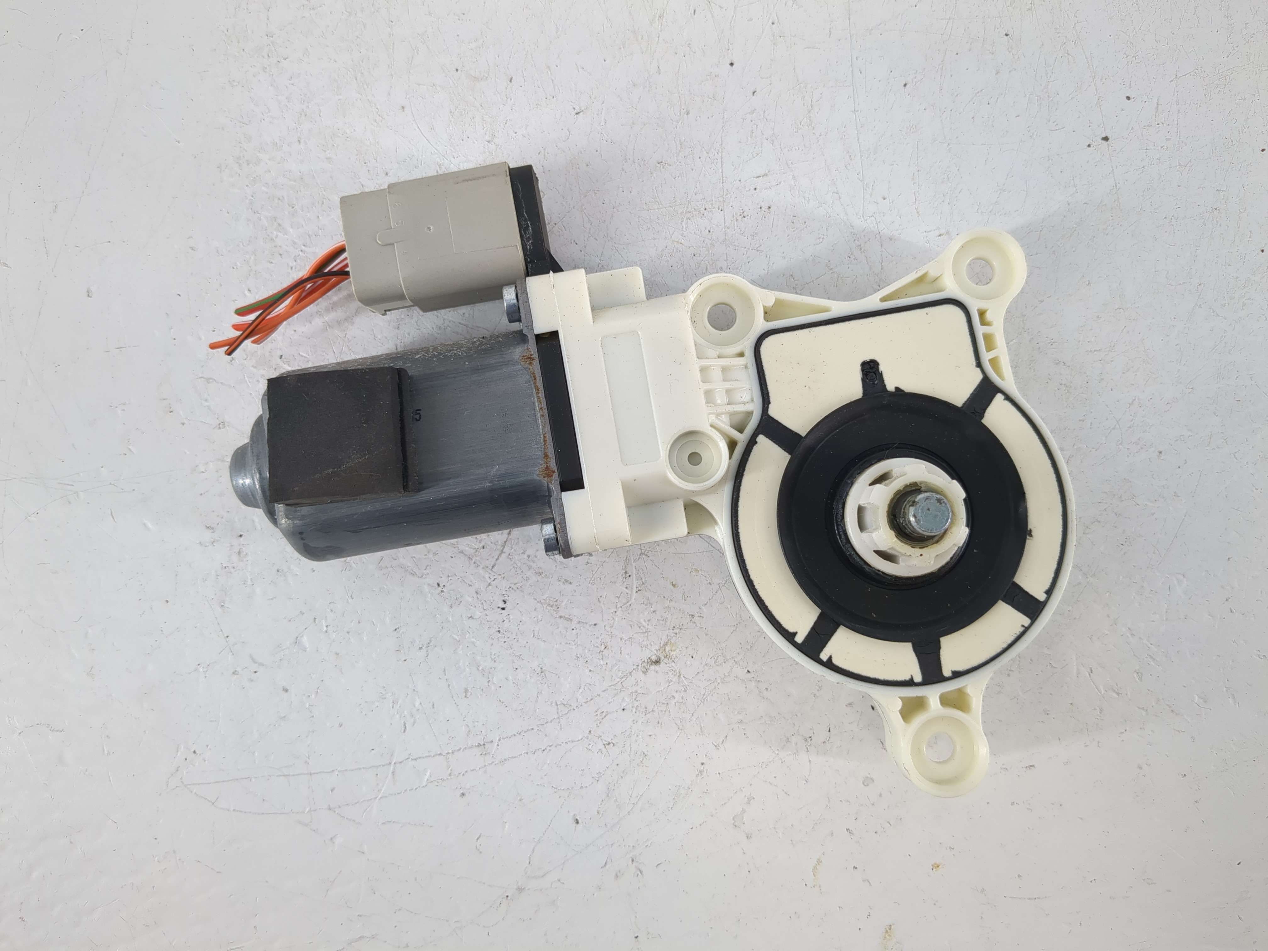 Dodge Ram 1500 Driver Front Left Power Window Motor 1075110 - Oemusedautoparts1.com