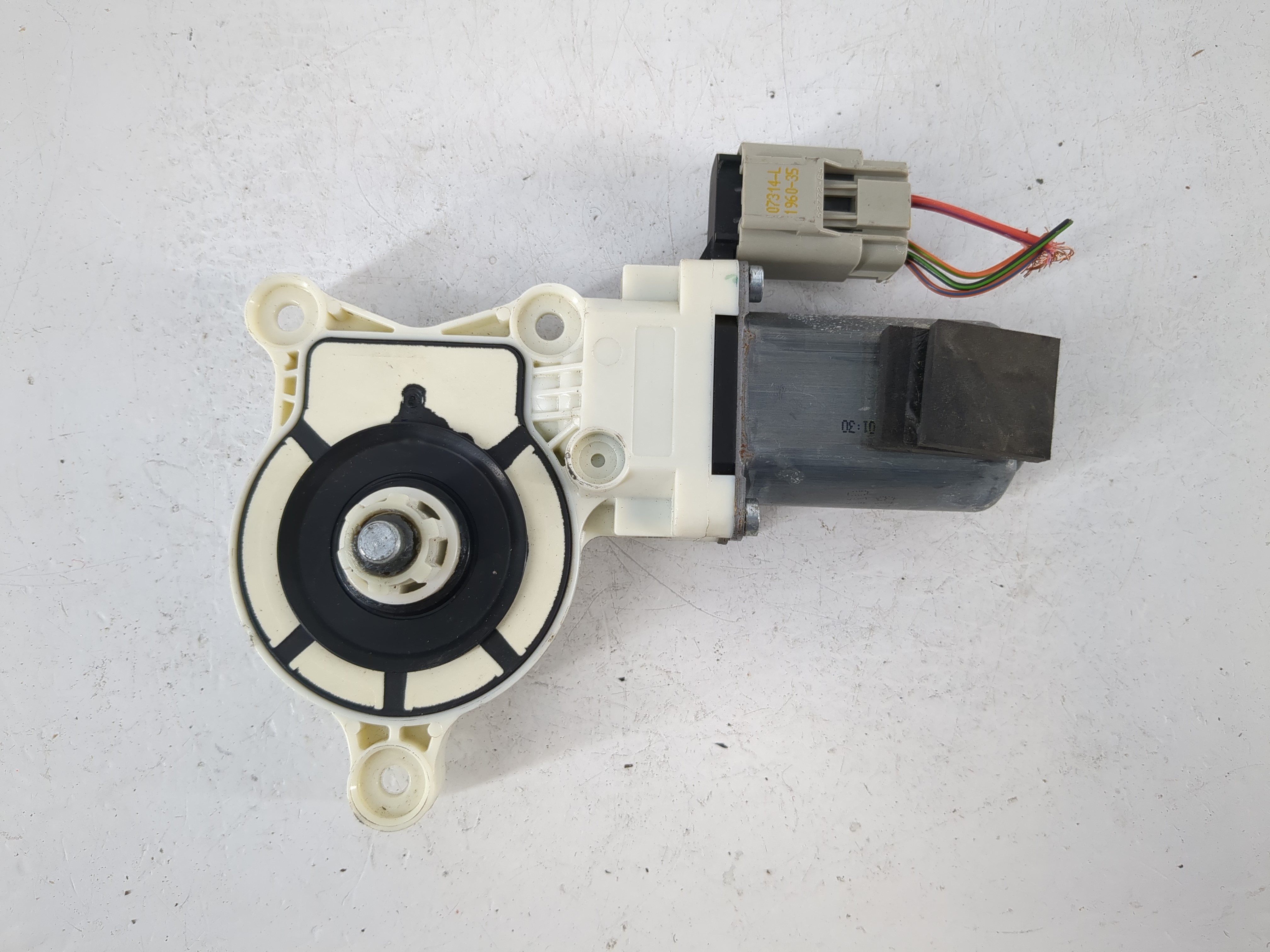 Dodge Ram 1500 Passenger Front Right Power Window Motor 1075112 - Oemusedautoparts1.com