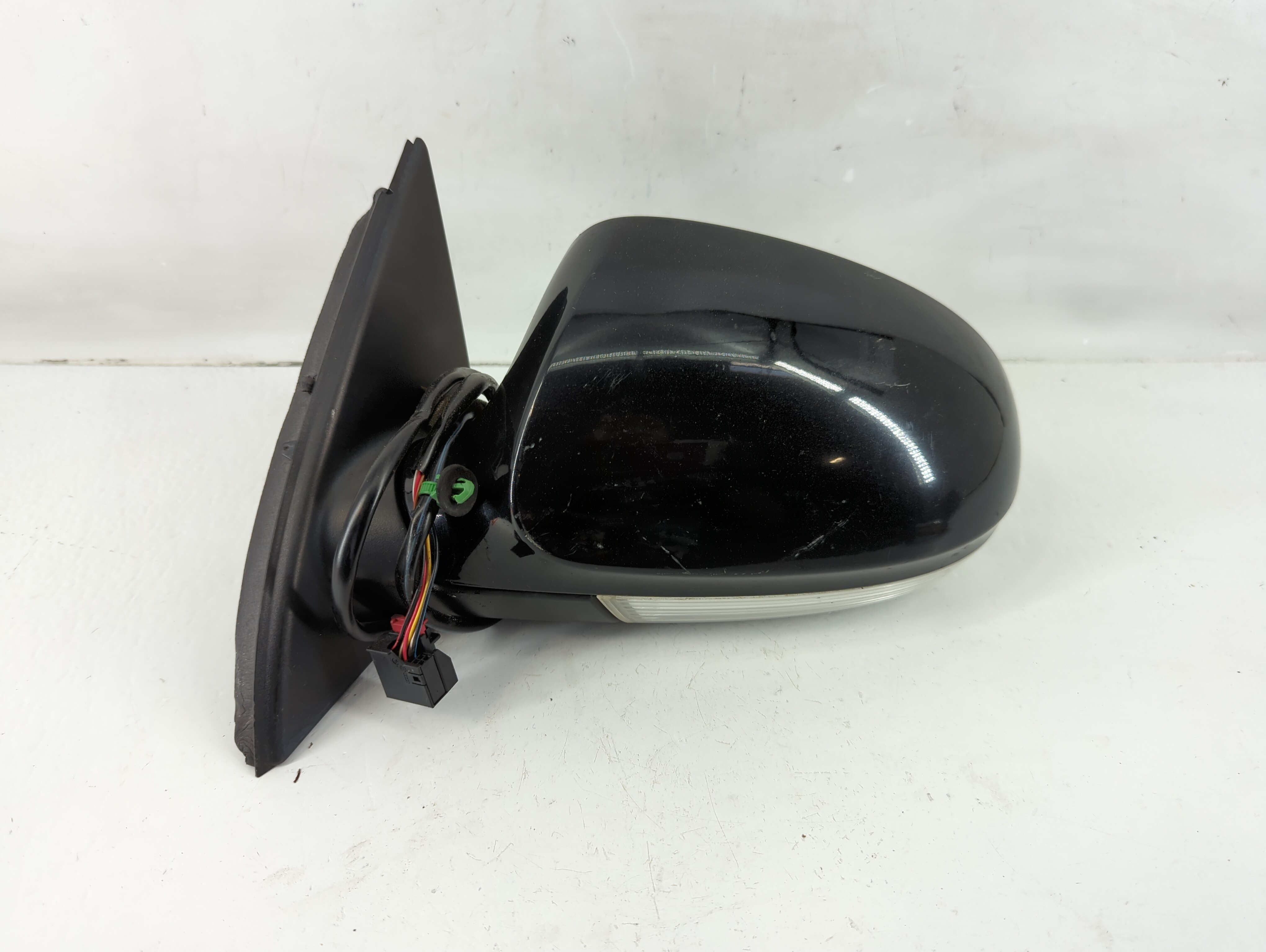 Picture of 2006-2010 Volkswagen Passat Driver Left Side View Manual Door Mirror 1075175