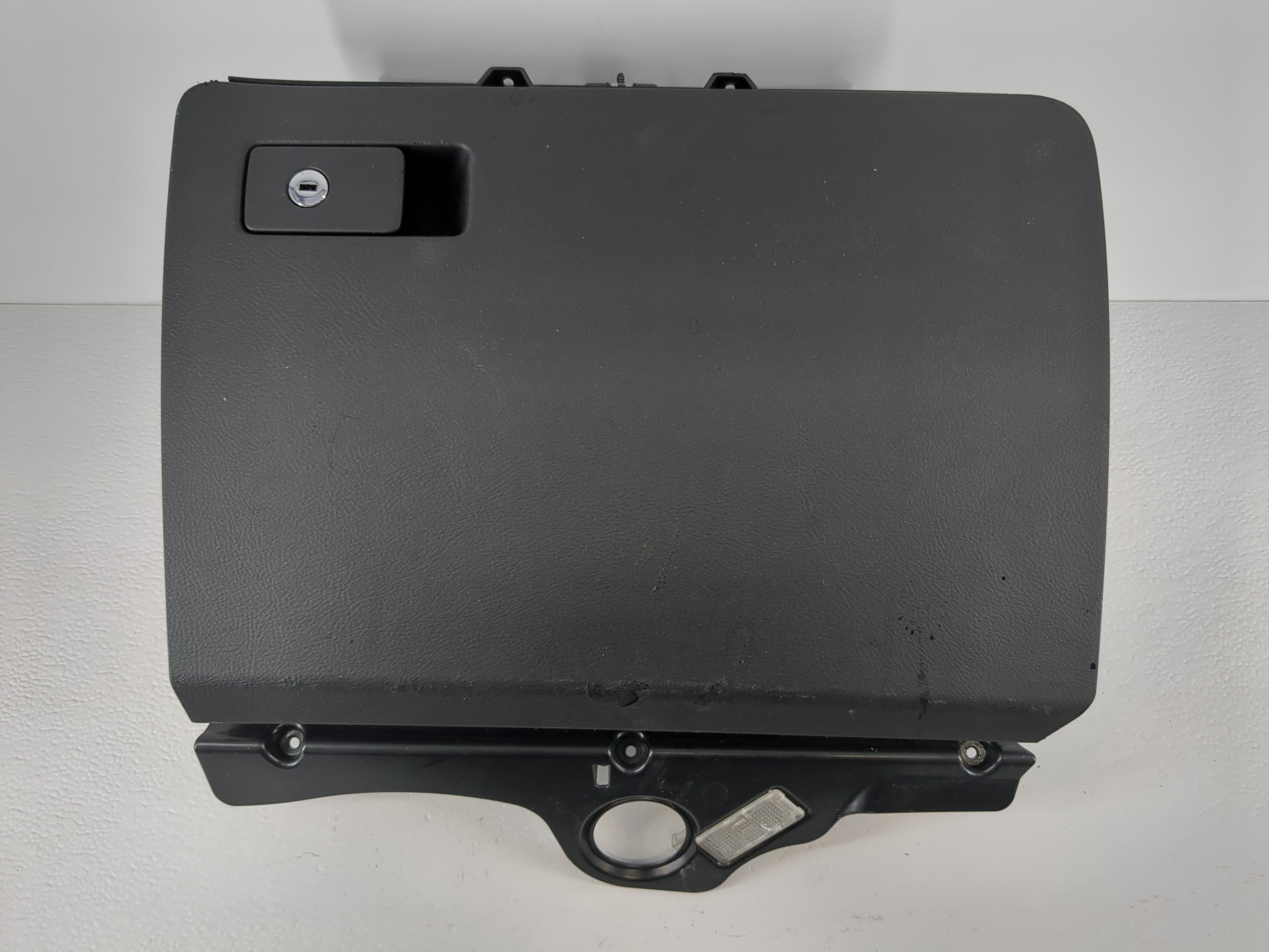 Picture of 2006 Volkswagen Passat Passenger Glove Box Door Storage Compartment 1075187