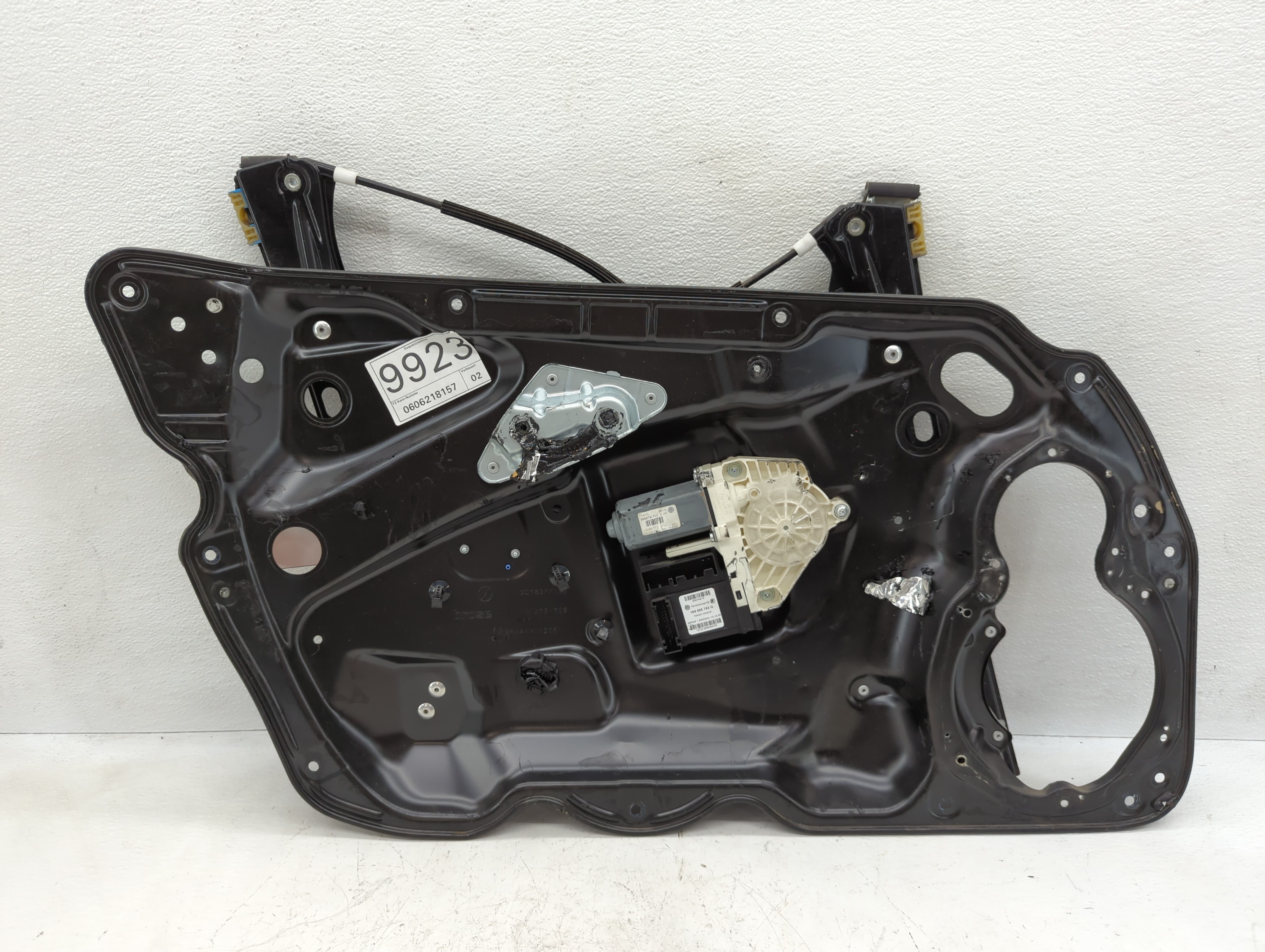 Picture of 2006-2007 Volkswagen Passat Driver Front Left Power Window Motor 1075197