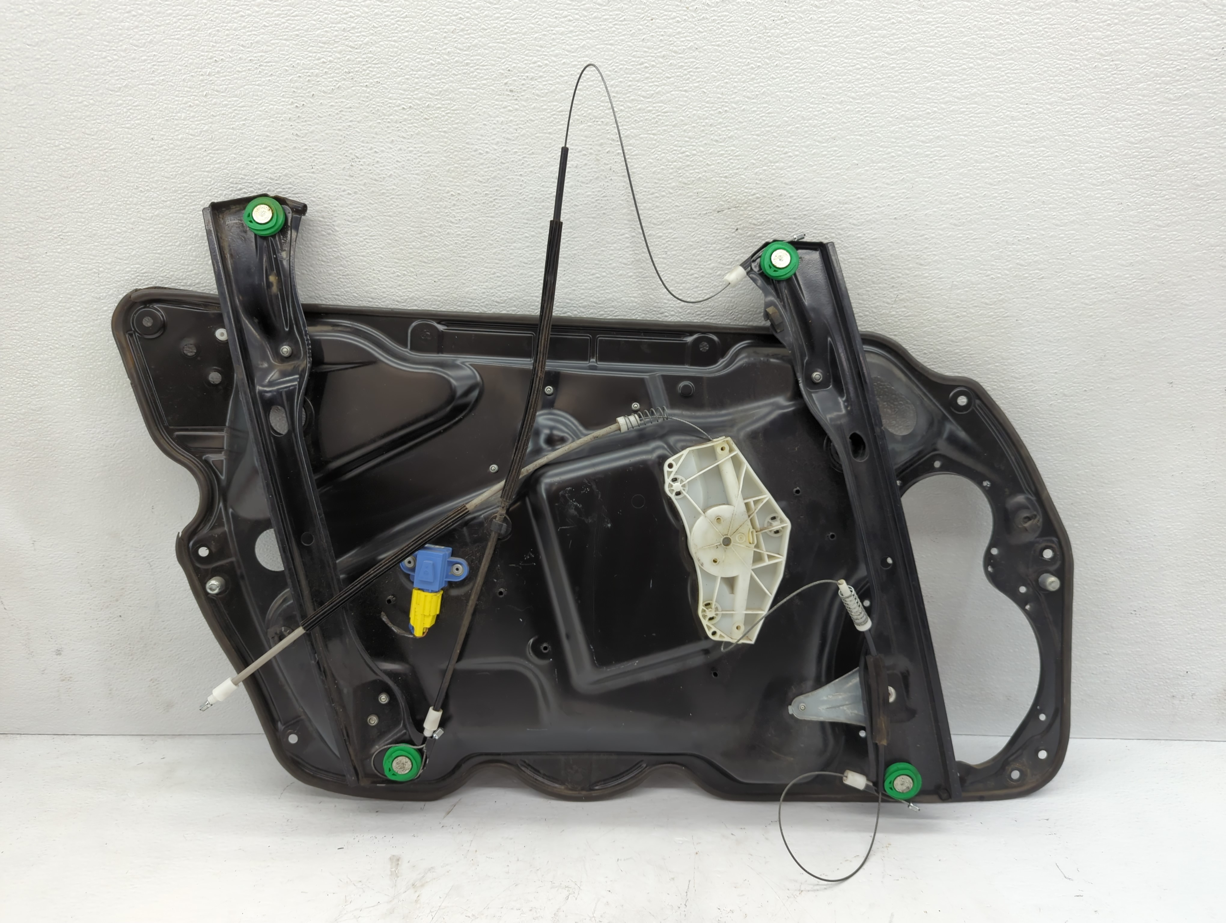 2006-2008 Volkswagen Passat Window Regulator Passenger Front 1075203 - Oemusedautoparts1.com