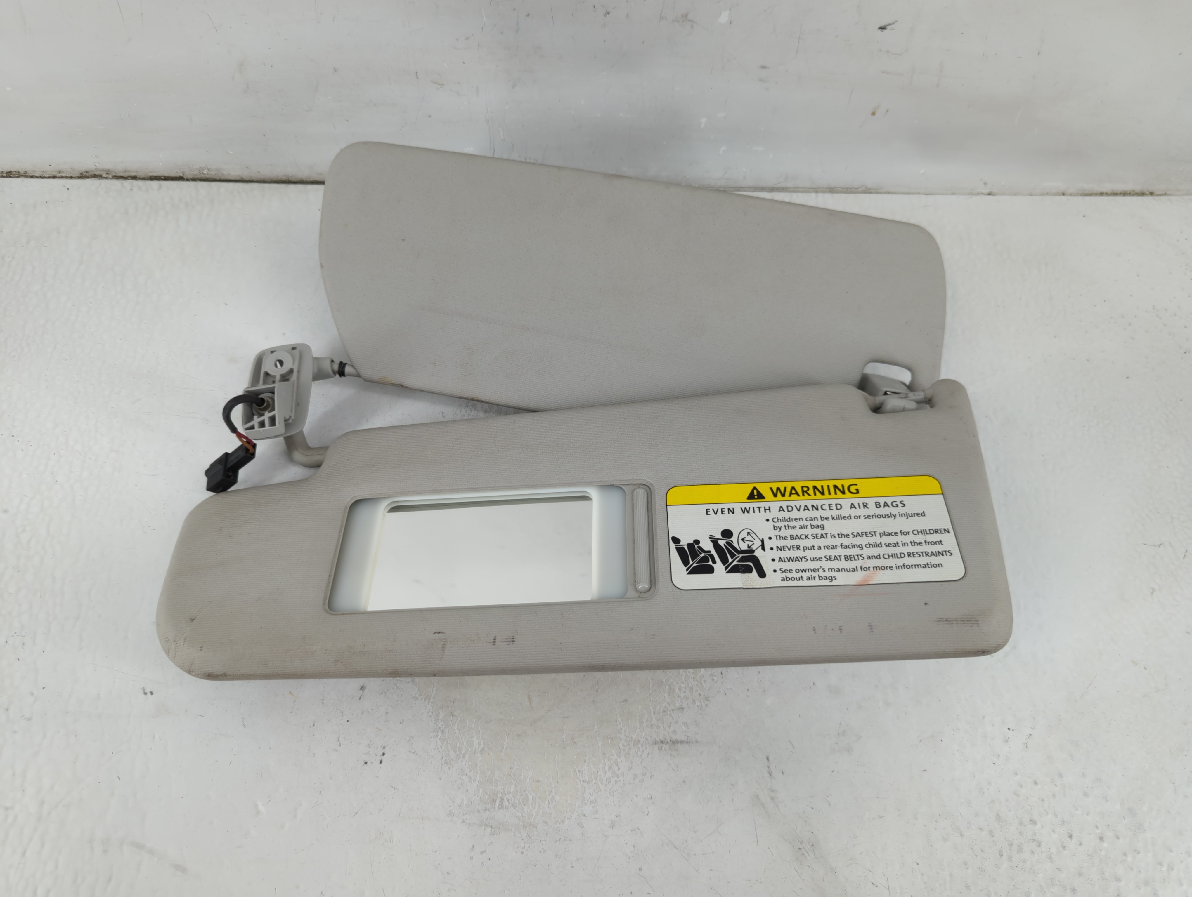 Picture of 2006-2010 Volkswagen Passat Driver Sun Visor Mirror Left Sunvisor Grey 1075206