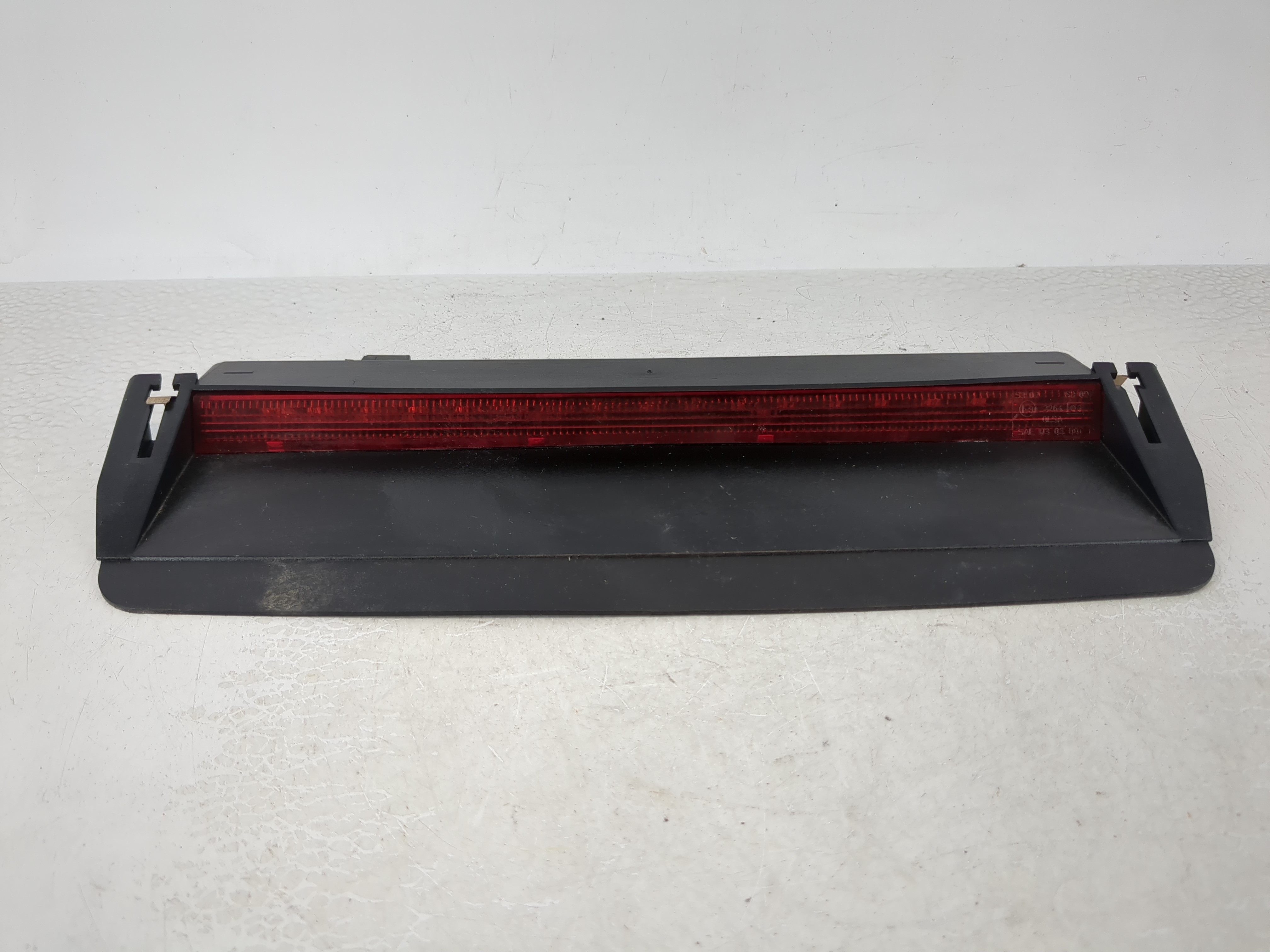 Picture of 2006 Volkswagen Passat Third Brake Light Tail Light 1075214