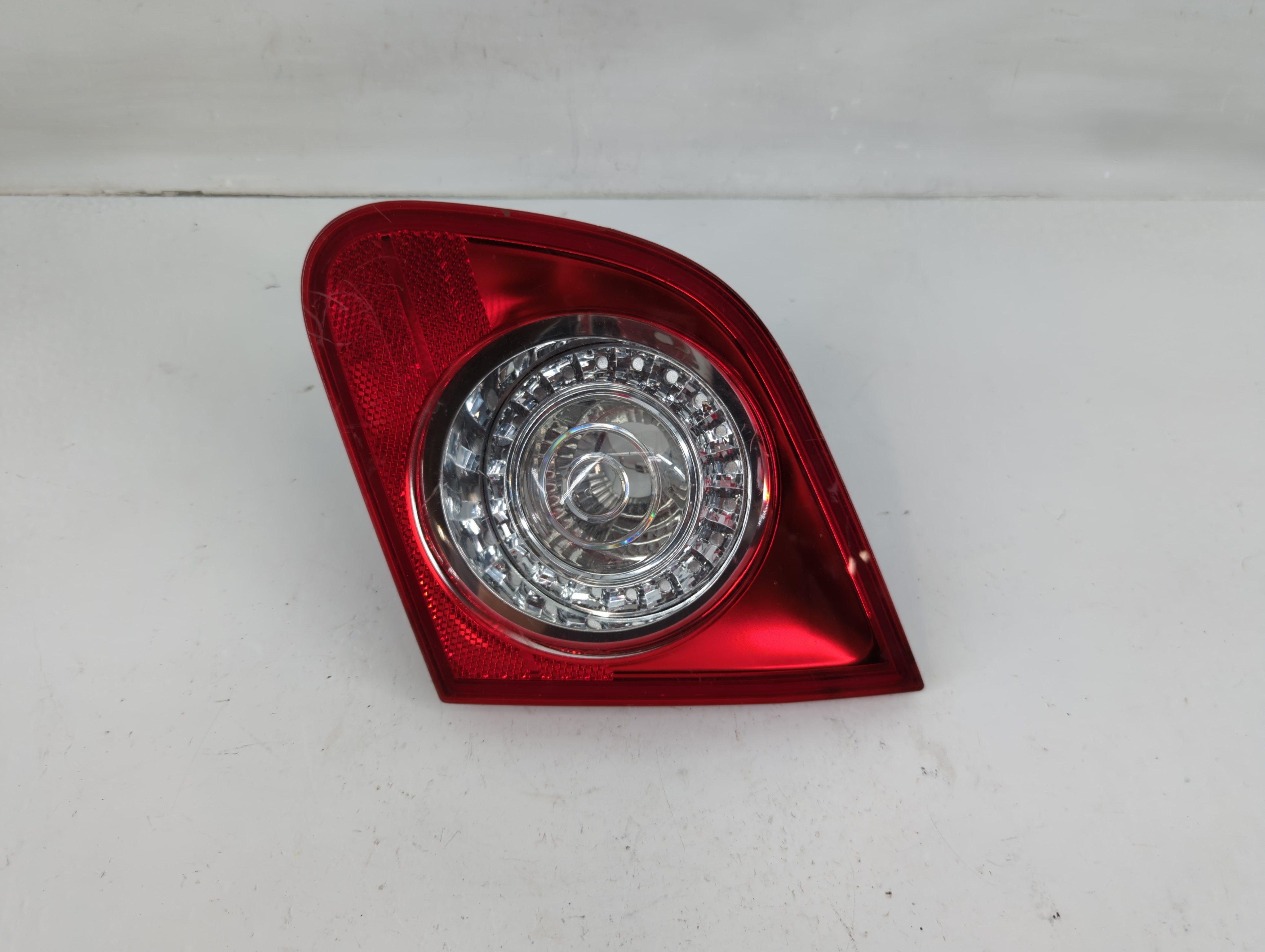 Picture of 2006 Volkswagen Passat Passenger Right Side Tail Light Taillight Oem 1075216