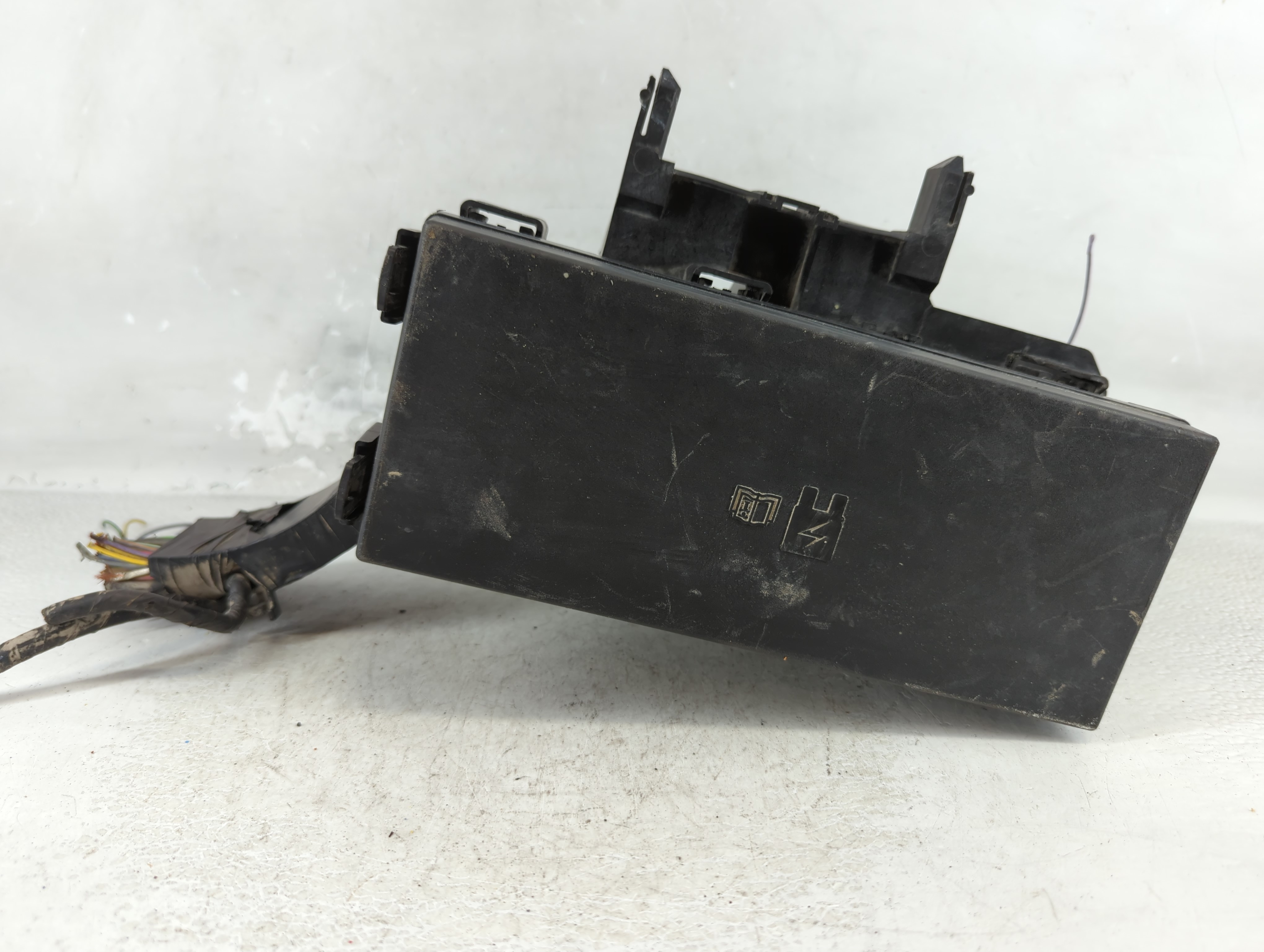 2012-2012 Ford Explorer Fusebox Fuse Box Relay Module Bt4t-14a003-aa 1075272 - Oemusedautoparts1.com