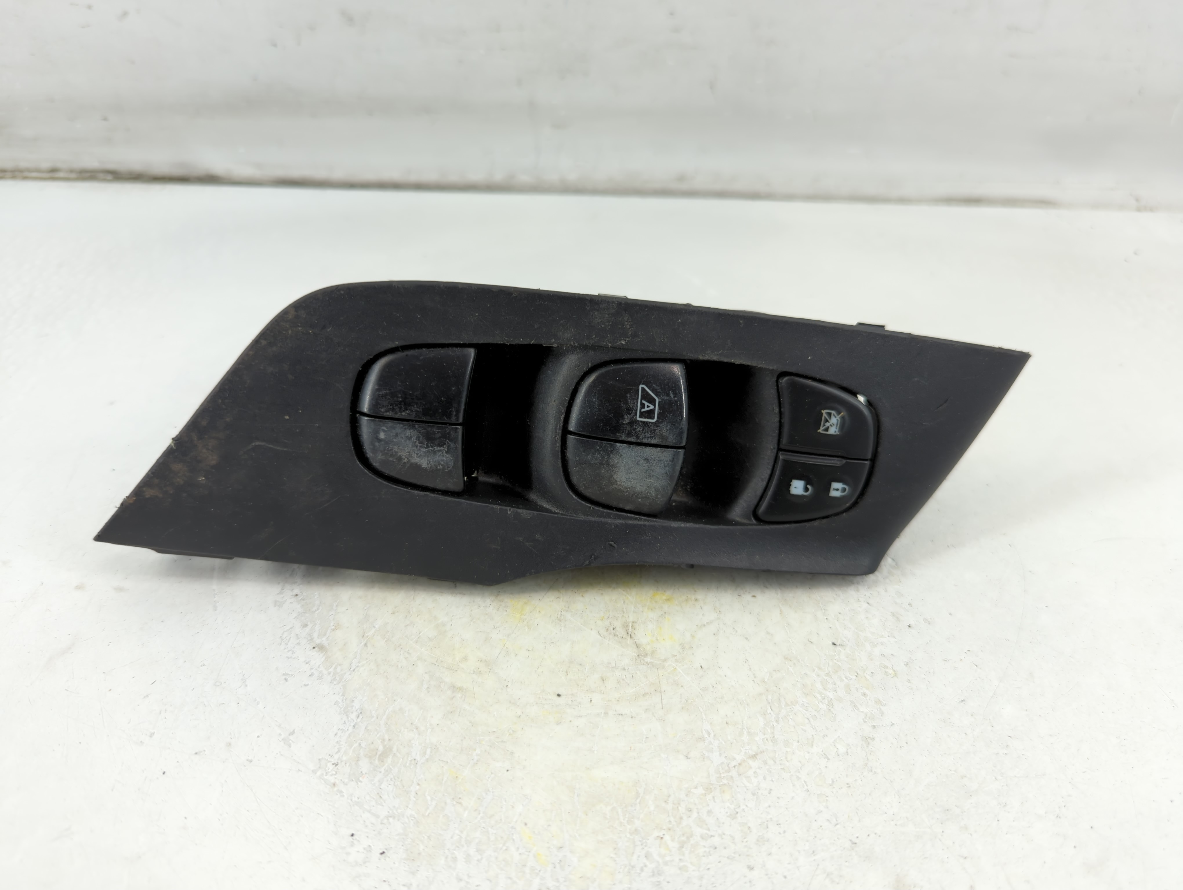 2013-2018 Nissan Altima Driver Left Door Master Power Window Switch 1075300 - Oemusedautoparts1.com
