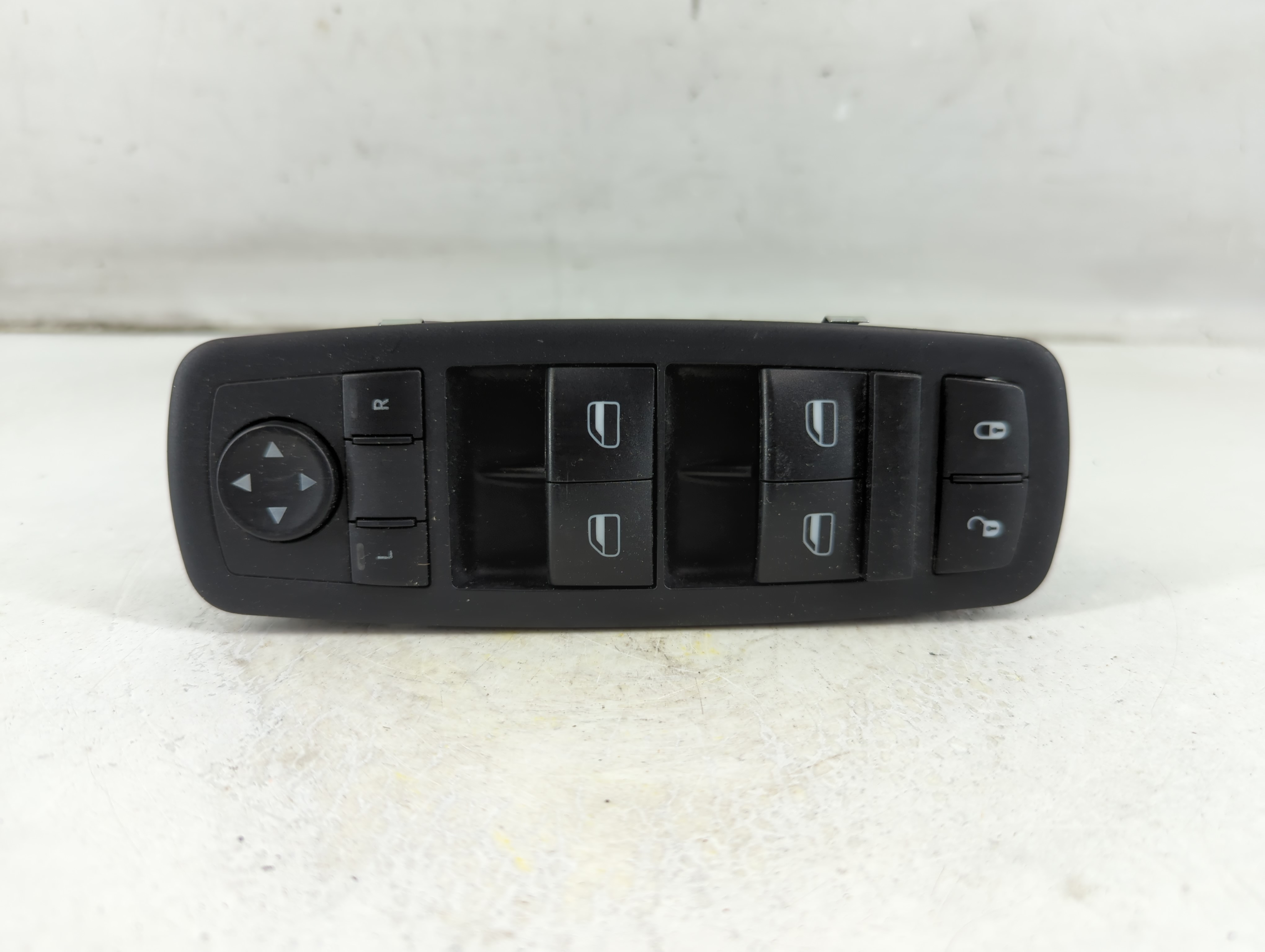 Picture of Dodge Caravan Driver Left Door Master Power Window Switch 68298871aa 1075315