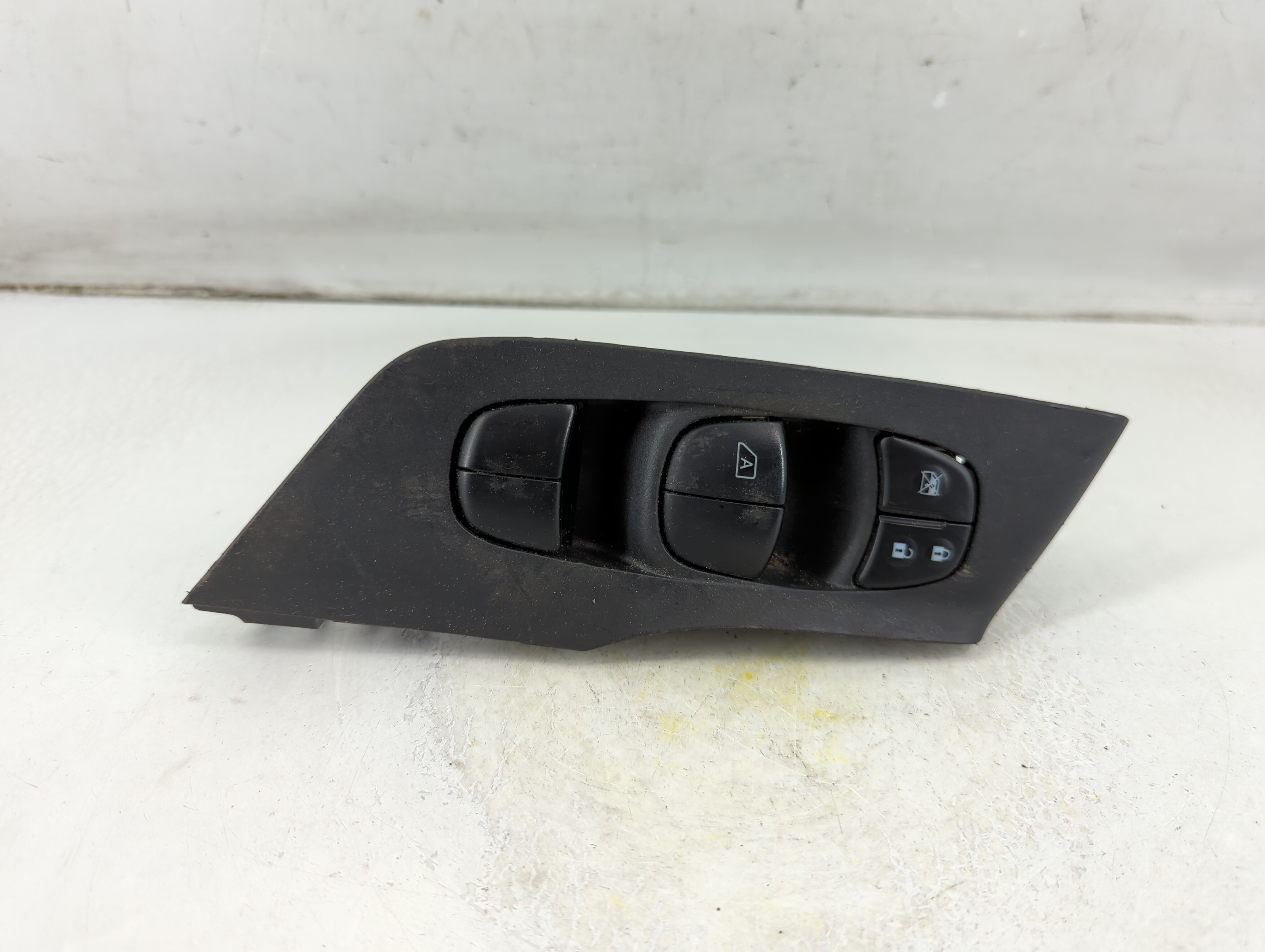 Picture of 2013-2018 Nissan Altima Driver Left Door Master Power Window Switch 1075317
