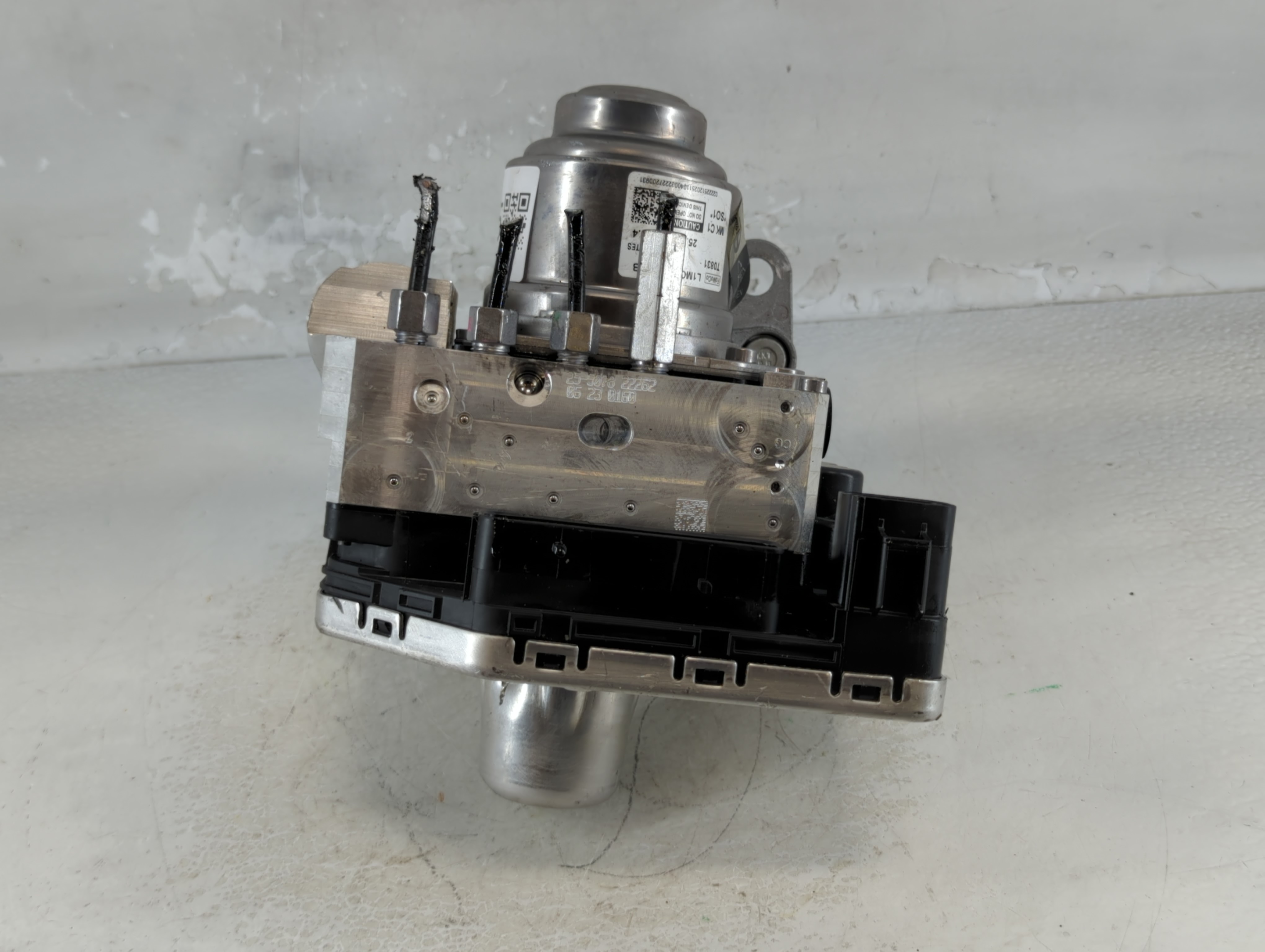 2020-2022 Ford Explorer Abs Pump Control Module 1075365 - Oemusedautoparts1.com