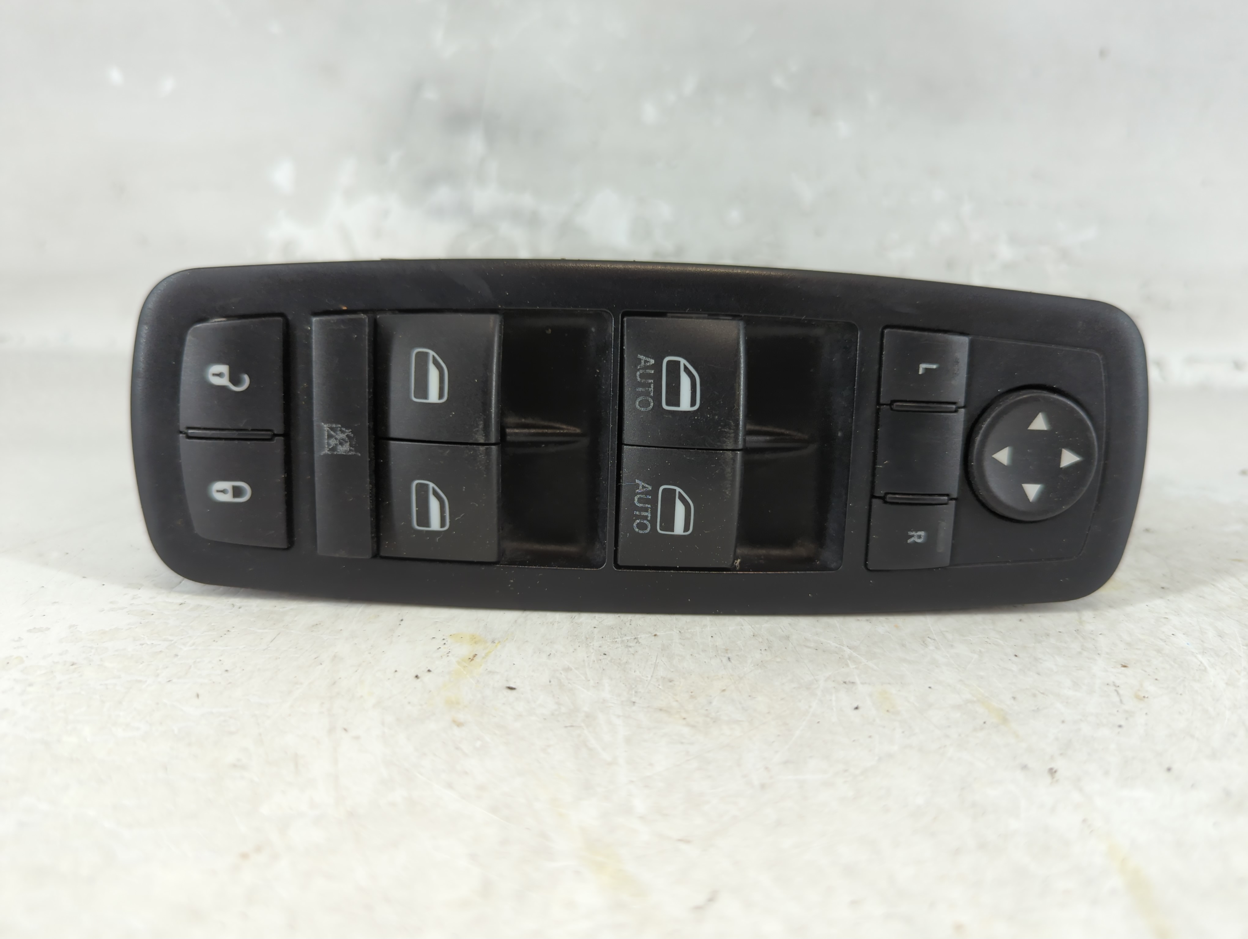 2008 Chrysler Town & Country Driver Left Door Master Power Window Switch 1075401 - Oemusedautoparts1.com