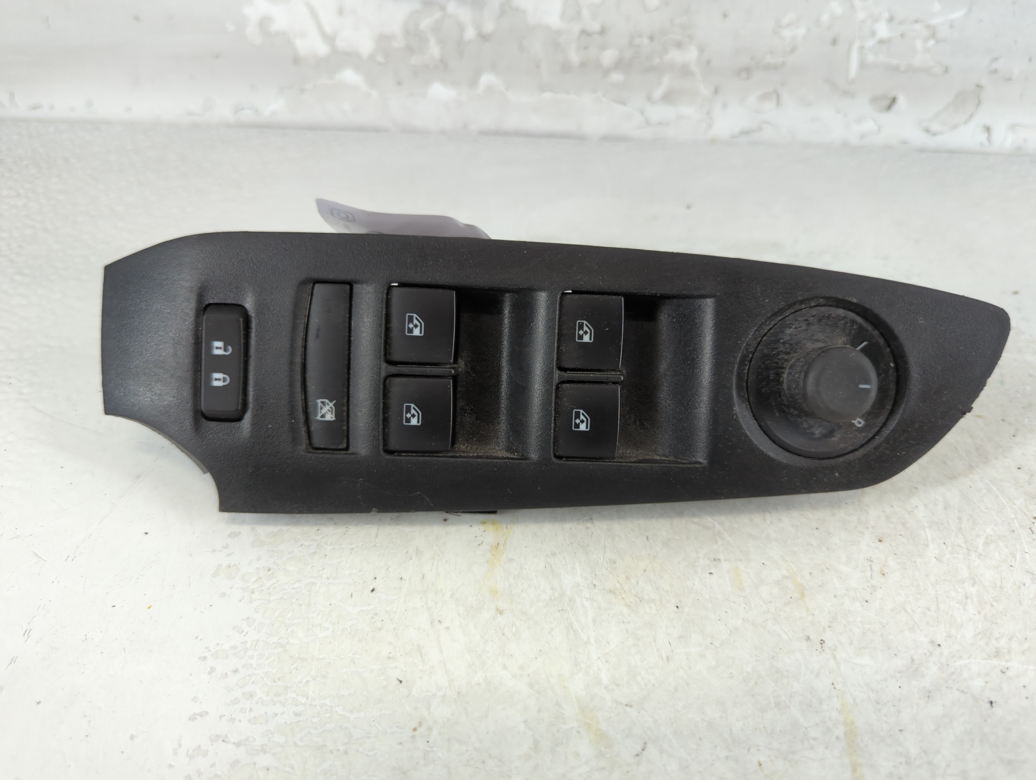 2017-2021 Chevrolet Trax Driver Left Door Master Power Window Switch 1075404 - Oemusedautoparts1.com